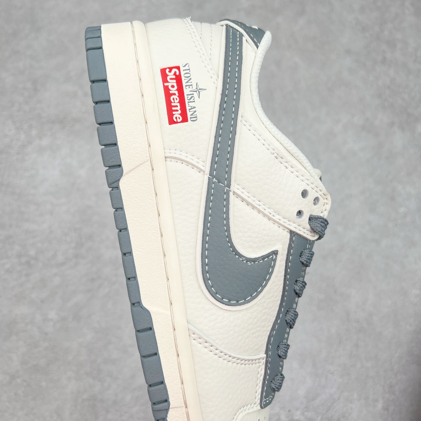 图片[6]-NK Dunk Low 定制配色 BB9866-007 大厂出品 极力推荐 原装头层材料 独家版型蒸餾加工帶來的是更好的视觉和脚感体验大厂纯原品质出货 清洁度 电绣工艺 皮料切割干净无任何毛边 细节完美 实拍调校N版已经零色差零失真 百分百还原实物色彩所见即所得 不存在货不对板色差等低级问题 选购参考实物拍摄 不混卖不参货 只用心做好货严格选品 承诺混一赔十 尺码：36 36.5 37.5 38 38.5 39 40 40.5 41 42 42.5 43 44 44.5 45-选品中心