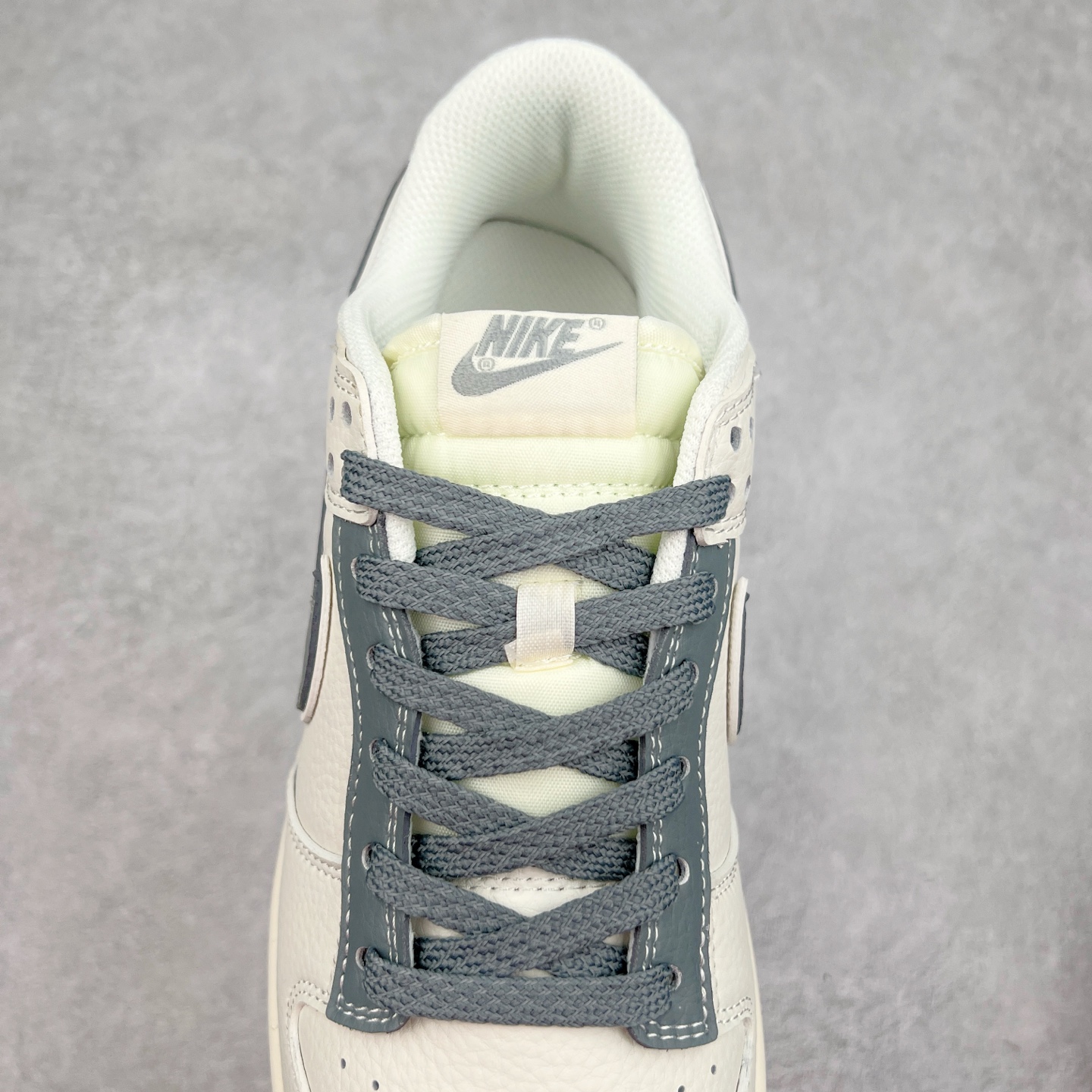 图片[5]-NK Dunk Low 定制配色 BB9866-007 大厂出品 极力推荐 原装头层材料 独家版型蒸餾加工帶來的是更好的视觉和脚感体验大厂纯原品质出货 清洁度 电绣工艺 皮料切割干净无任何毛边 细节完美 实拍调校N版已经零色差零失真 百分百还原实物色彩所见即所得 不存在货不对板色差等低级问题 选购参考实物拍摄 不混卖不参货 只用心做好货严格选品 承诺混一赔十 尺码：36 36.5 37.5 38 38.5 39 40 40.5 41 42 42.5 43 44 44.5 45-选品中心