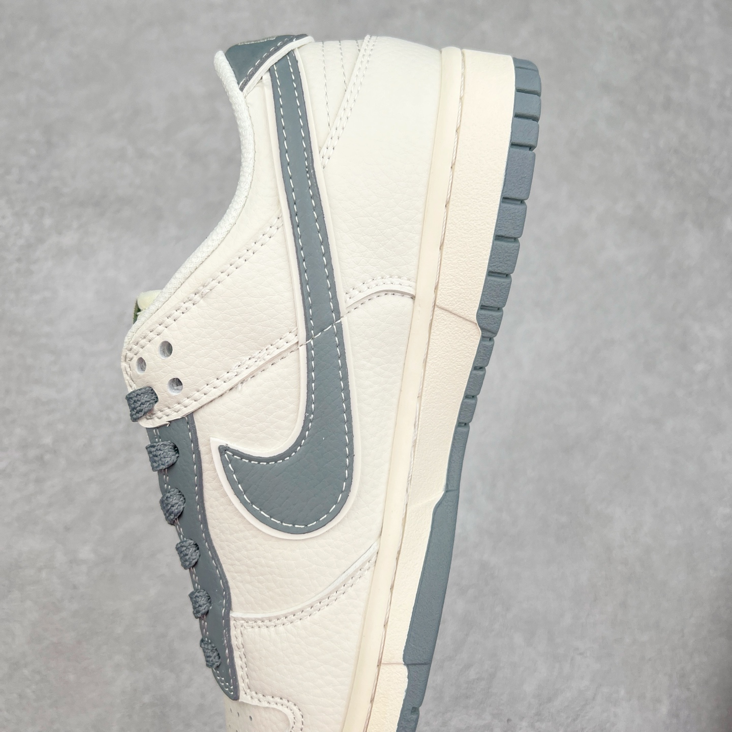 图片[7]-NK Dunk Low 定制配色 BB9866-007 大厂出品 极力推荐 原装头层材料 独家版型蒸餾加工帶來的是更好的视觉和脚感体验大厂纯原品质出货 清洁度 电绣工艺 皮料切割干净无任何毛边 细节完美 实拍调校N版已经零色差零失真 百分百还原实物色彩所见即所得 不存在货不对板色差等低级问题 选购参考实物拍摄 不混卖不参货 只用心做好货严格选品 承诺混一赔十 尺码：36 36.5 37.5 38 38.5 39 40 40.5 41 42 42.5 43 44 44.5 45-选品中心