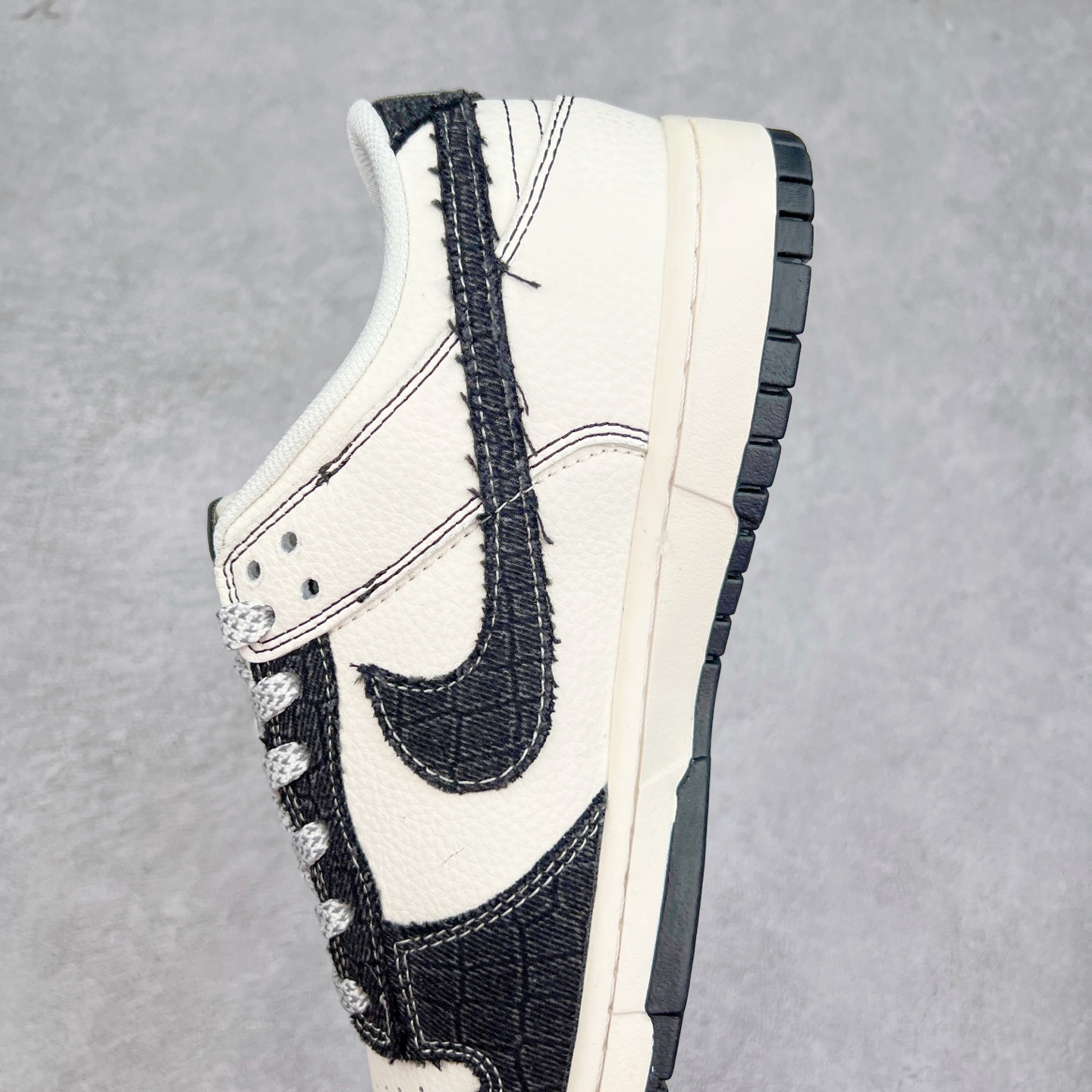 图片[7]-NK Dunk Low 定制配色 ZH2598-270 大厂出品 极力推荐 原装头层材料 独家版型蒸餾加工帶來的是更好的视觉和脚感体验大厂纯原品质出货 清洁度 电绣工艺 皮料切割干净无任何毛边 细节完美 实拍调校N版已经零色差零失真 百分百还原实物色彩所见即所得 不存在货不对板色差等低级问题 选购参考实物拍摄 不混卖不参货 只用心做好货严格选品 承诺混一赔十 尺码：36 36.5 37.5 38 38.5 39 40 40.5 41 42 42.5 43 44 44.5 45-选品中心