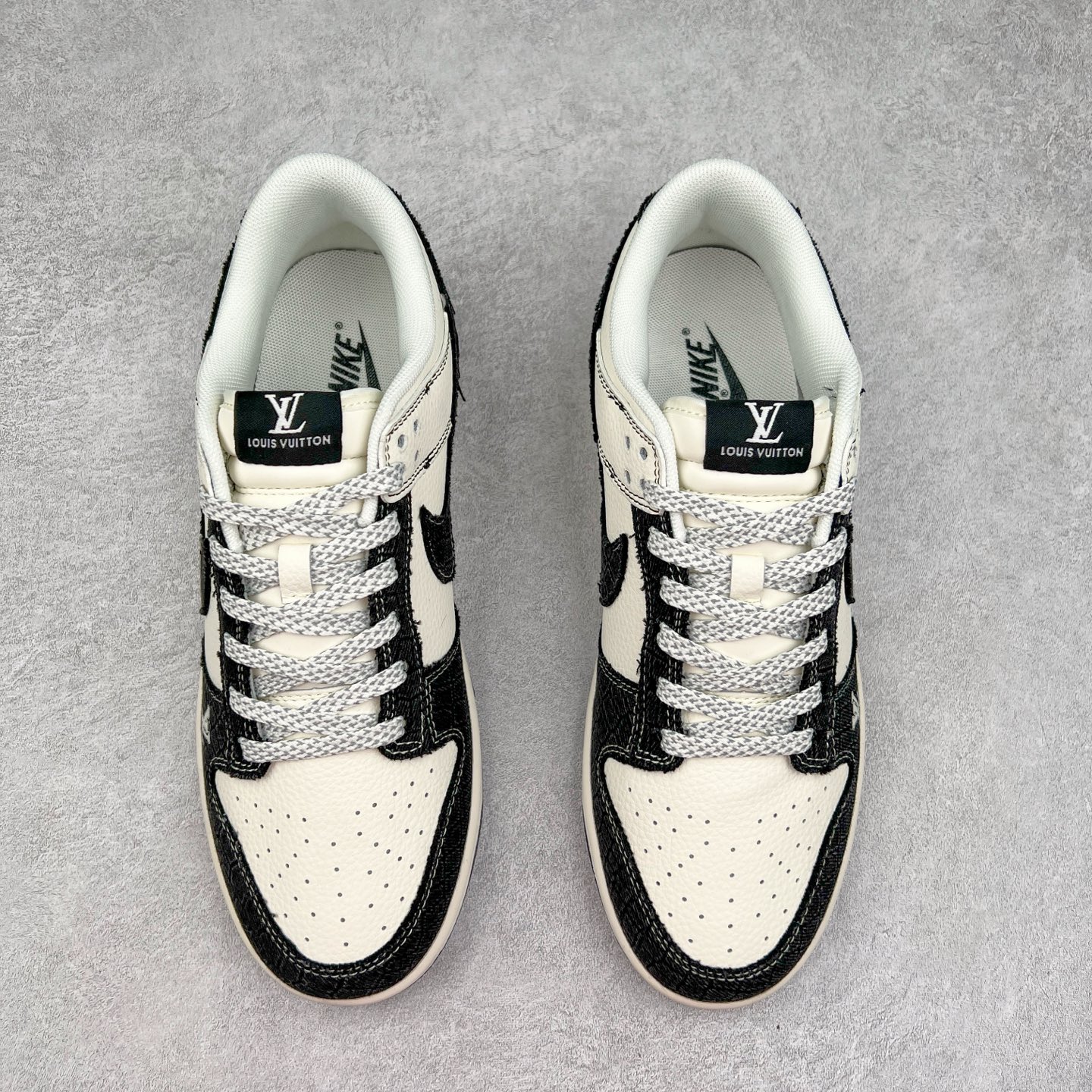 图片[2]-NK Dunk Low 定制配色 ZH2598-270 大厂出品 极力推荐 原装头层材料 独家版型蒸餾加工帶來的是更好的视觉和脚感体验大厂纯原品质出货 清洁度 电绣工艺 皮料切割干净无任何毛边 细节完美 实拍调校N版已经零色差零失真 百分百还原实物色彩所见即所得 不存在货不对板色差等低级问题 选购参考实物拍摄 不混卖不参货 只用心做好货严格选品 承诺混一赔十 尺码：36 36.5 37.5 38 38.5 39 40 40.5 41 42 42.5 43 44 44.5 45-选品中心