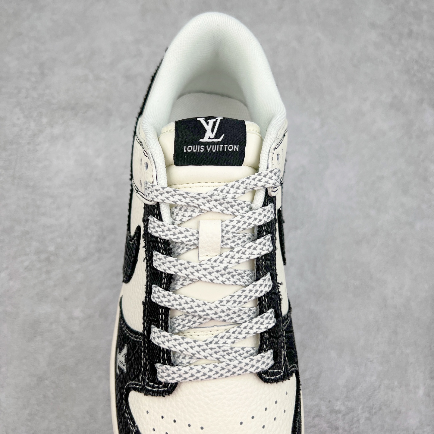 图片[5]-NK Dunk Low 定制配色 ZH2598-270 大厂出品 极力推荐 原装头层材料 独家版型蒸餾加工帶來的是更好的视觉和脚感体验大厂纯原品质出货 清洁度 电绣工艺 皮料切割干净无任何毛边 细节完美 实拍调校N版已经零色差零失真 百分百还原实物色彩所见即所得 不存在货不对板色差等低级问题 选购参考实物拍摄 不混卖不参货 只用心做好货严格选品 承诺混一赔十 尺码：36 36.5 37.5 38 38.5 39 40 40.5 41 42 42.5 43 44 44.5 45-选品中心