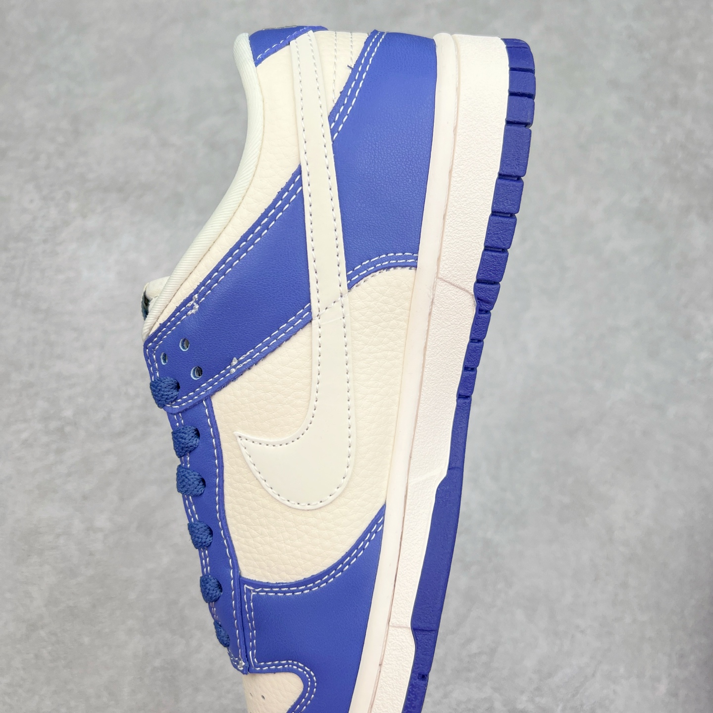 图片[7]-NK Dunk Low 定制配色 KK1333-038 大厂出品 极力推荐 原装头层材料 独家版型蒸餾加工帶來的是更好的视觉和脚感体验大厂纯原品质出货 清洁度 电绣工艺 皮料切割干净无任何毛边 细节完美 实拍调校N版已经零色差零失真 百分百还原实物色彩所见即所得 不存在货不对板色差等低级问题 选购参考实物拍摄 不混卖不参货 只用心做好货严格选品 承诺混一赔十 尺码：36 36.5 37.5 38 38.5 39 40 40.5 41 42 42.5 43 44 44.5 45-选品中心