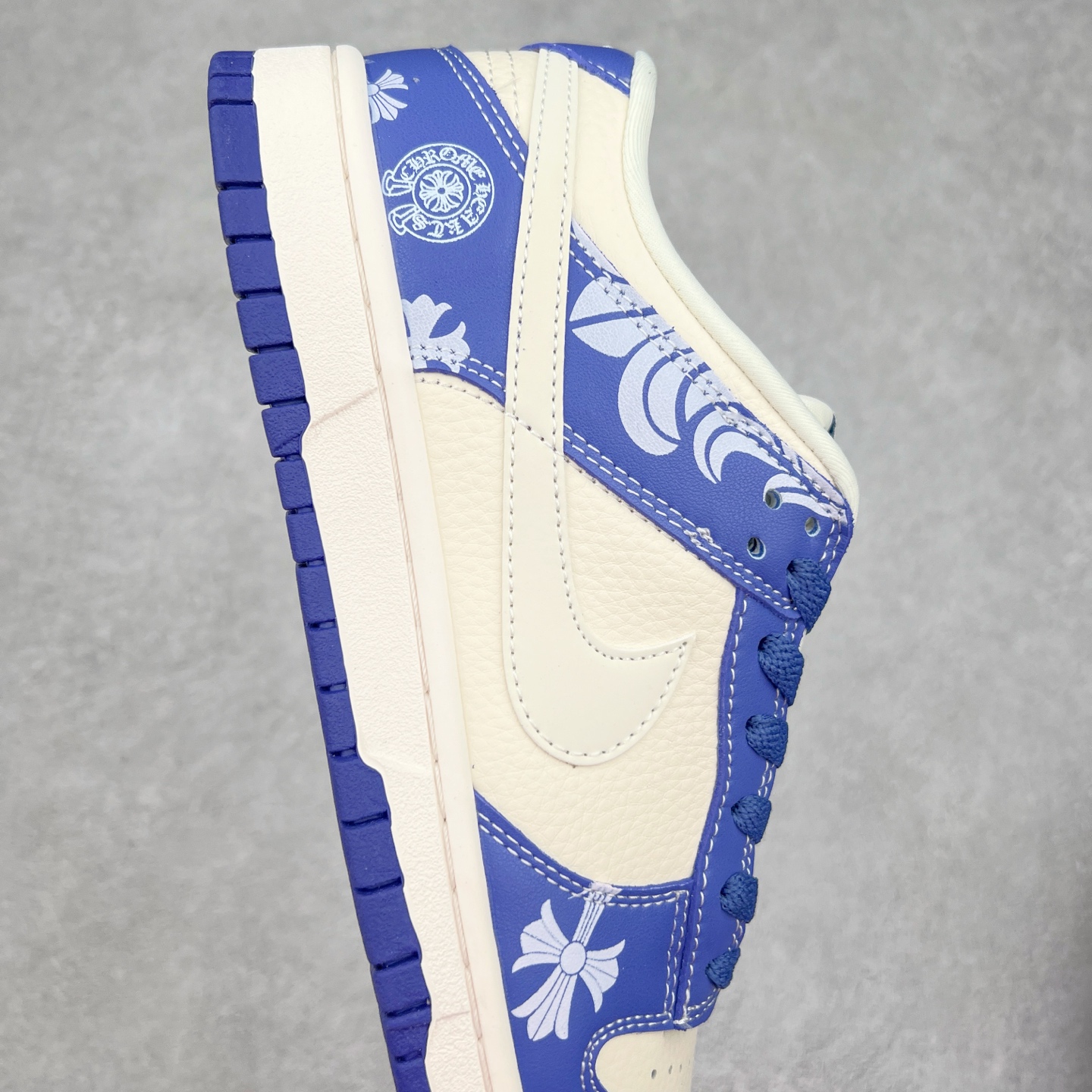 图片[6]-NK Dunk Low 定制配色 KK1333-038 大厂出品 极力推荐 原装头层材料 独家版型蒸餾加工帶來的是更好的视觉和脚感体验大厂纯原品质出货 清洁度 电绣工艺 皮料切割干净无任何毛边 细节完美 实拍调校N版已经零色差零失真 百分百还原实物色彩所见即所得 不存在货不对板色差等低级问题 选购参考实物拍摄 不混卖不参货 只用心做好货严格选品 承诺混一赔十 尺码：36 36.5 37.5 38 38.5 39 40 40.5 41 42 42.5 43 44 44.5 45-选品中心