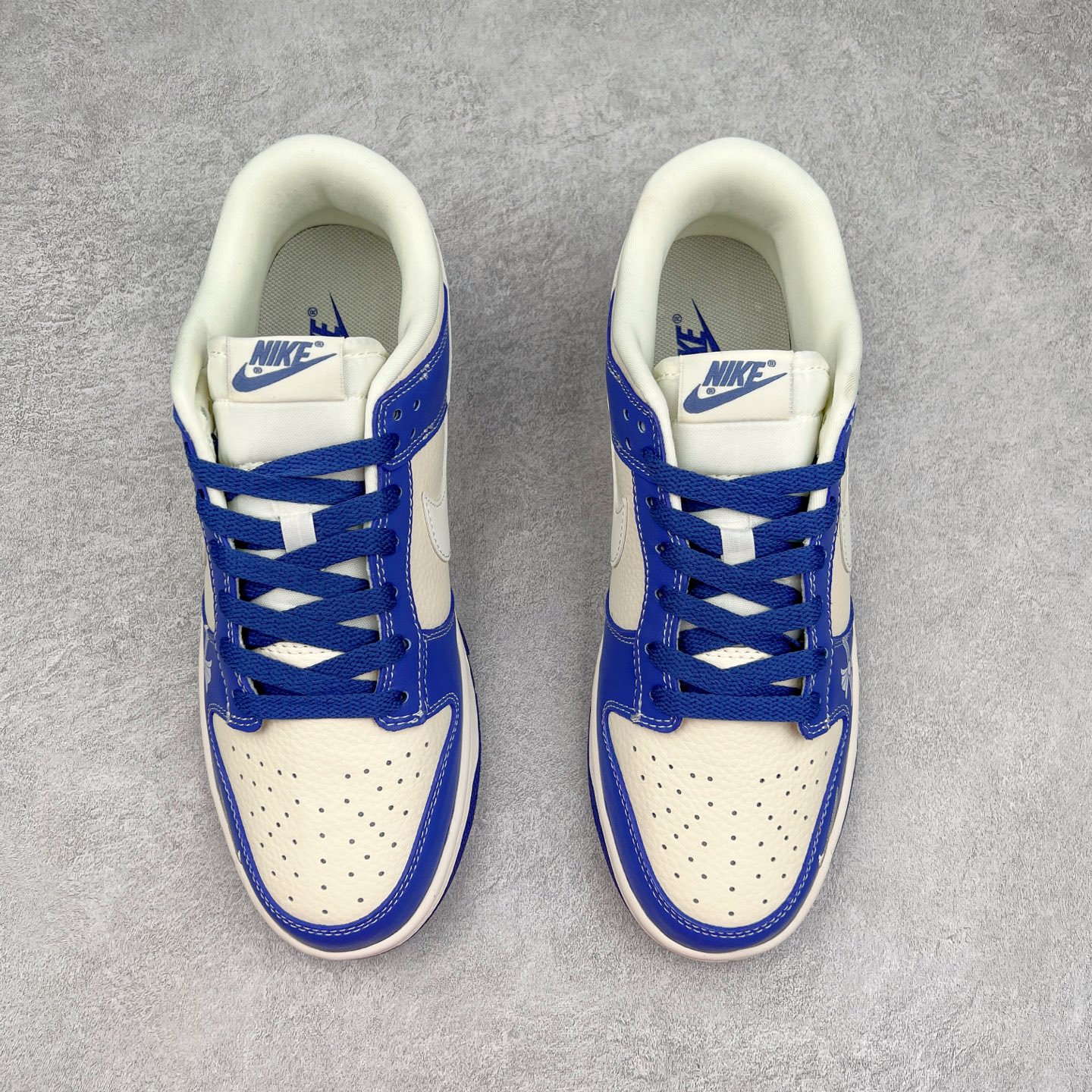 图片[2]-NK Dunk Low 定制配色 KK1333-038 大厂出品 极力推荐 原装头层材料 独家版型蒸餾加工帶來的是更好的视觉和脚感体验大厂纯原品质出货 清洁度 电绣工艺 皮料切割干净无任何毛边 细节完美 实拍调校N版已经零色差零失真 百分百还原实物色彩所见即所得 不存在货不对板色差等低级问题 选购参考实物拍摄 不混卖不参货 只用心做好货严格选品 承诺混一赔十 尺码：36 36.5 37.5 38 38.5 39 40 40.5 41 42 42.5 43 44 44.5 45-选品中心