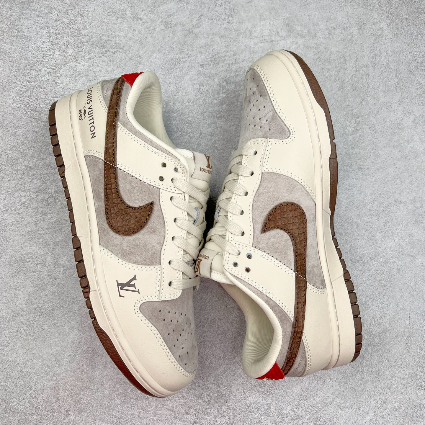 图片[3]-NK Dunk Low 定制配色 YX5066-295 大厂出品 极力推荐 原装头层材料 独家版型蒸餾加工帶來的是更好的视觉和脚感体验大厂纯原品质出货 清洁度 电绣工艺 皮料切割干净无任何毛边 细节完美 实拍调校N版已经零色差零失真 百分百还原实物色彩所见即所得 不存在货不对板色差等低级问题 选购参考实物拍摄 不混卖不参货 只用心做好货严格选品 承诺混一赔十 尺码：36 36.5 37.5 38 38.5 39 40 40.5 41 42 42.5 43 44 44.5 45-选品中心