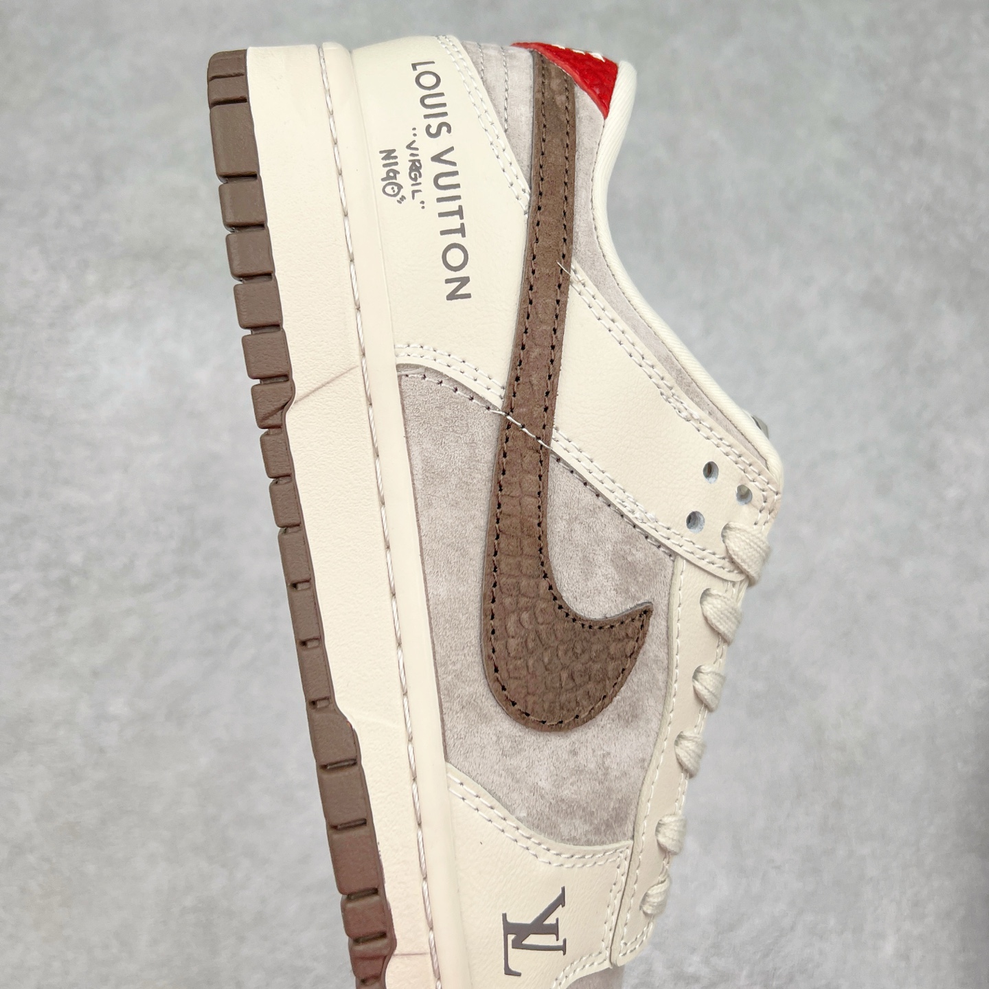 图片[6]-NK Dunk Low 定制配色 YX5066-295 大厂出品 极力推荐 原装头层材料 独家版型蒸餾加工帶來的是更好的视觉和脚感体验大厂纯原品质出货 清洁度 电绣工艺 皮料切割干净无任何毛边 细节完美 实拍调校N版已经零色差零失真 百分百还原实物色彩所见即所得 不存在货不对板色差等低级问题 选购参考实物拍摄 不混卖不参货 只用心做好货严格选品 承诺混一赔十 尺码：36 36.5 37.5 38 38.5 39 40 40.5 41 42 42.5 43 44 44.5 45-选品中心