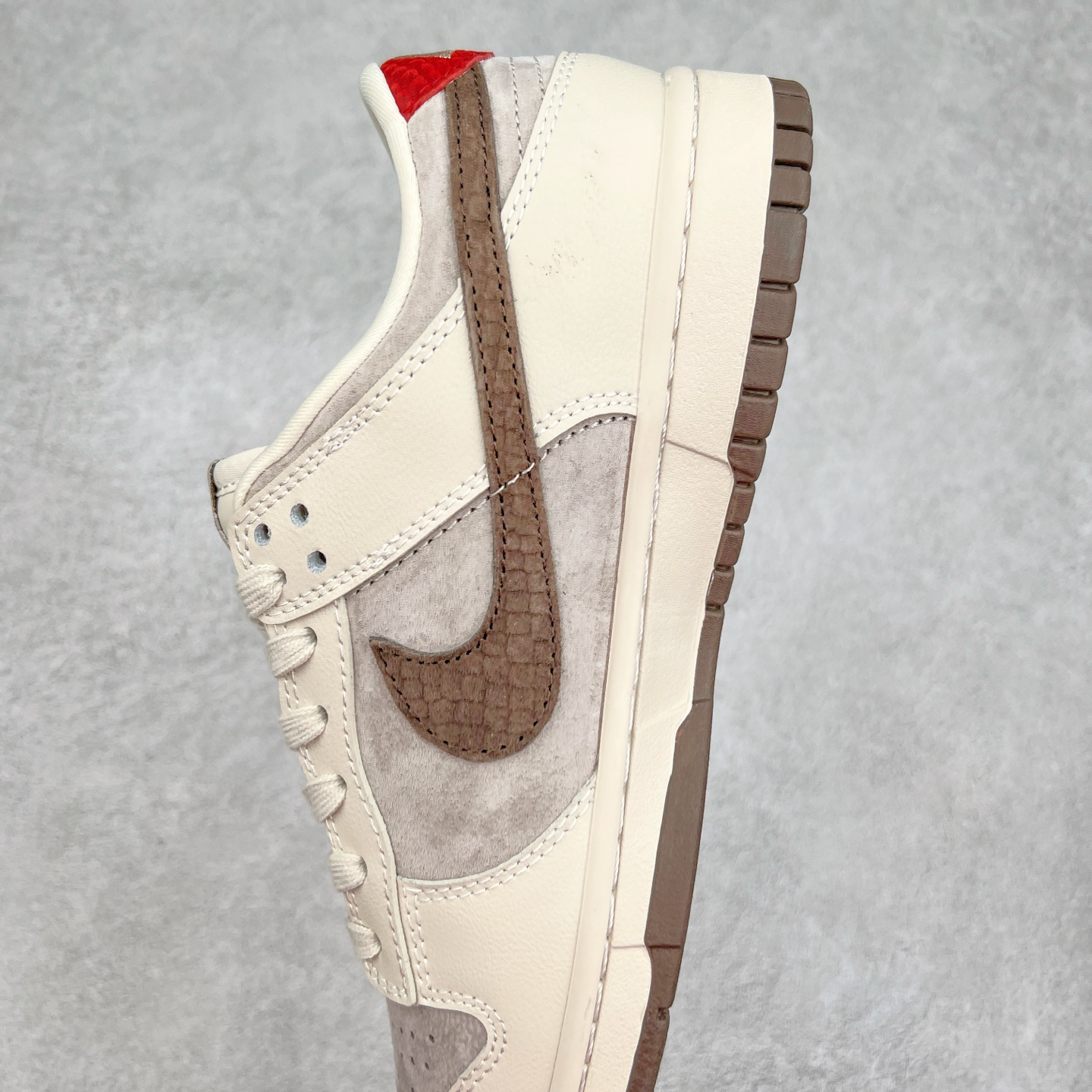 图片[7]-NK Dunk Low 定制配色 YX5066-295 大厂出品 极力推荐 原装头层材料 独家版型蒸餾加工帶來的是更好的视觉和脚感体验大厂纯原品质出货 清洁度 电绣工艺 皮料切割干净无任何毛边 细节完美 实拍调校N版已经零色差零失真 百分百还原实物色彩所见即所得 不存在货不对板色差等低级问题 选购参考实物拍摄 不混卖不参货 只用心做好货严格选品 承诺混一赔十 尺码：36 36.5 37.5 38 38.5 39 40 40.5 41 42 42.5 43 44 44.5 45-选品中心