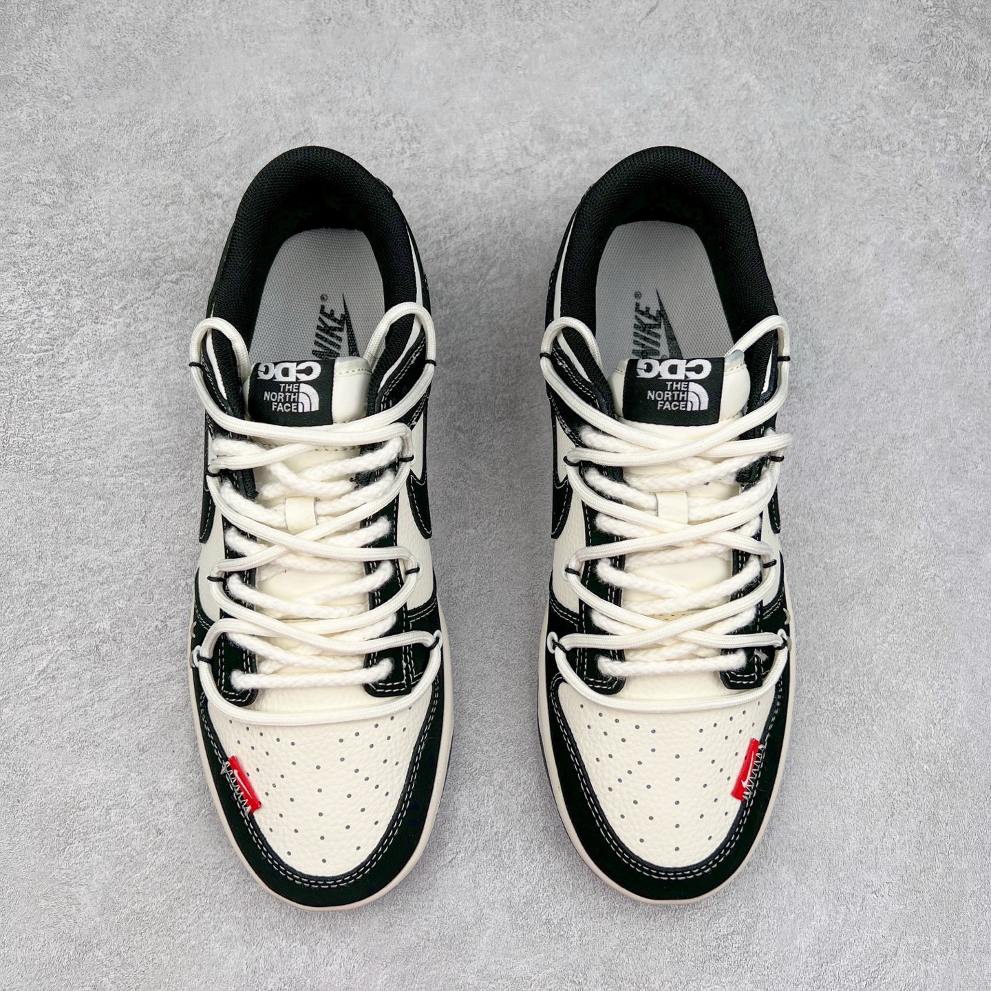 图片[2]-NK Dunk Low 定制配色 YX5066-287 大厂出品 极力推荐 原装头层材料 独家版型蒸餾加工帶來的是更好的视觉和脚感体验大厂纯原品质出货 清洁度 电绣工艺 皮料切割干净无任何毛边 细节完美 实拍调校N版已经零色差零失真 百分百还原实物色彩所见即所得 不存在货不对板色差等低级问题 选购参考实物拍摄 不混卖不参货 只用心做好货严格选品 承诺混一赔十 尺码：36 36.5 37.5 38 38.5 39 40 40.5 41 42 42.5 43 44 44.5 45-选品中心