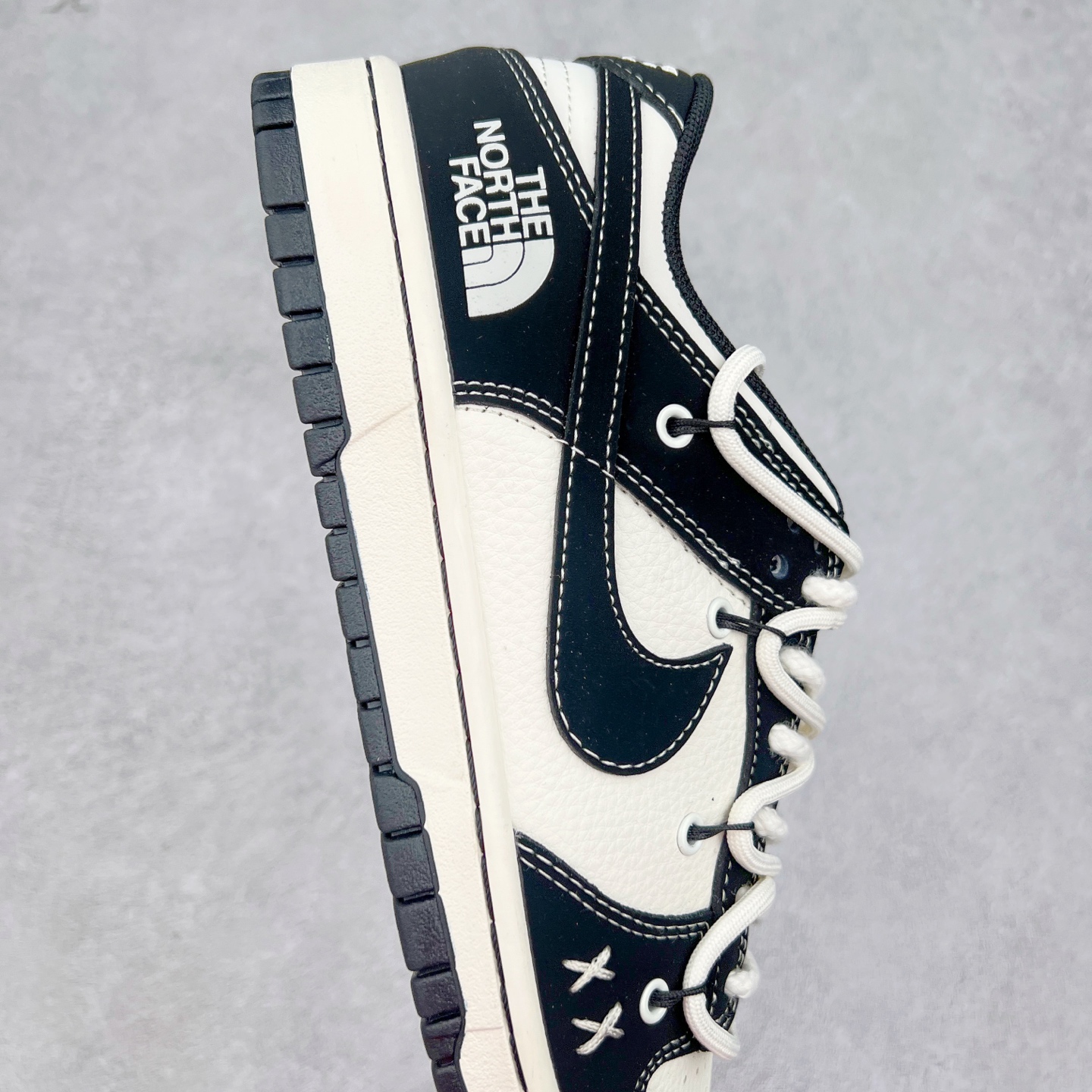 图片[6]-NK Dunk Low 定制配色 YX5066-287 大厂出品 极力推荐 原装头层材料 独家版型蒸餾加工帶來的是更好的视觉和脚感体验大厂纯原品质出货 清洁度 电绣工艺 皮料切割干净无任何毛边 细节完美 实拍调校N版已经零色差零失真 百分百还原实物色彩所见即所得 不存在货不对板色差等低级问题 选购参考实物拍摄 不混卖不参货 只用心做好货严格选品 承诺混一赔十 尺码：36 36.5 37.5 38 38.5 39 40 40.5 41 42 42.5 43 44 44.5 45-选品中心