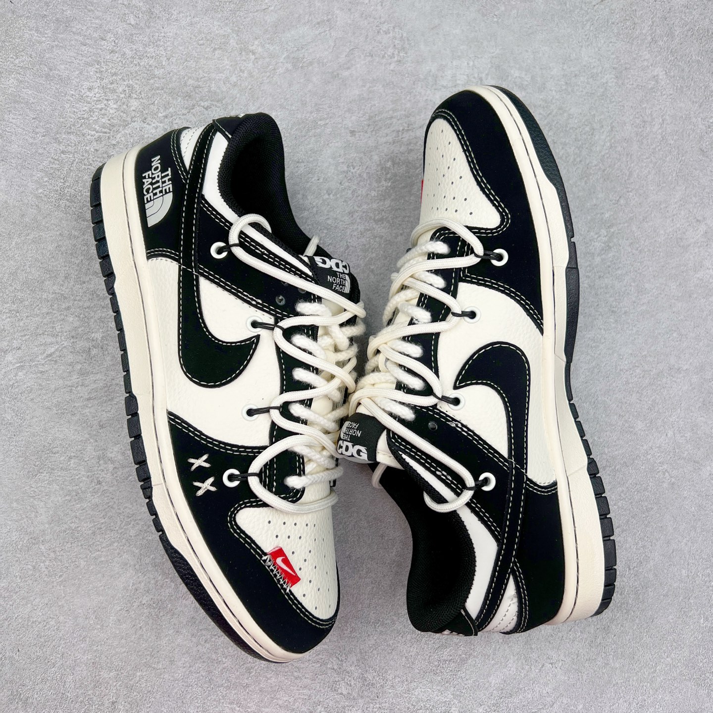 图片[3]-NK Dunk Low 定制配色 YX5066-287 大厂出品 极力推荐 原装头层材料 独家版型蒸餾加工帶來的是更好的视觉和脚感体验大厂纯原品质出货 清洁度 电绣工艺 皮料切割干净无任何毛边 细节完美 实拍调校N版已经零色差零失真 百分百还原实物色彩所见即所得 不存在货不对板色差等低级问题 选购参考实物拍摄 不混卖不参货 只用心做好货严格选品 承诺混一赔十 尺码：36 36.5 37.5 38 38.5 39 40 40.5 41 42 42.5 43 44 44.5 45-选品中心