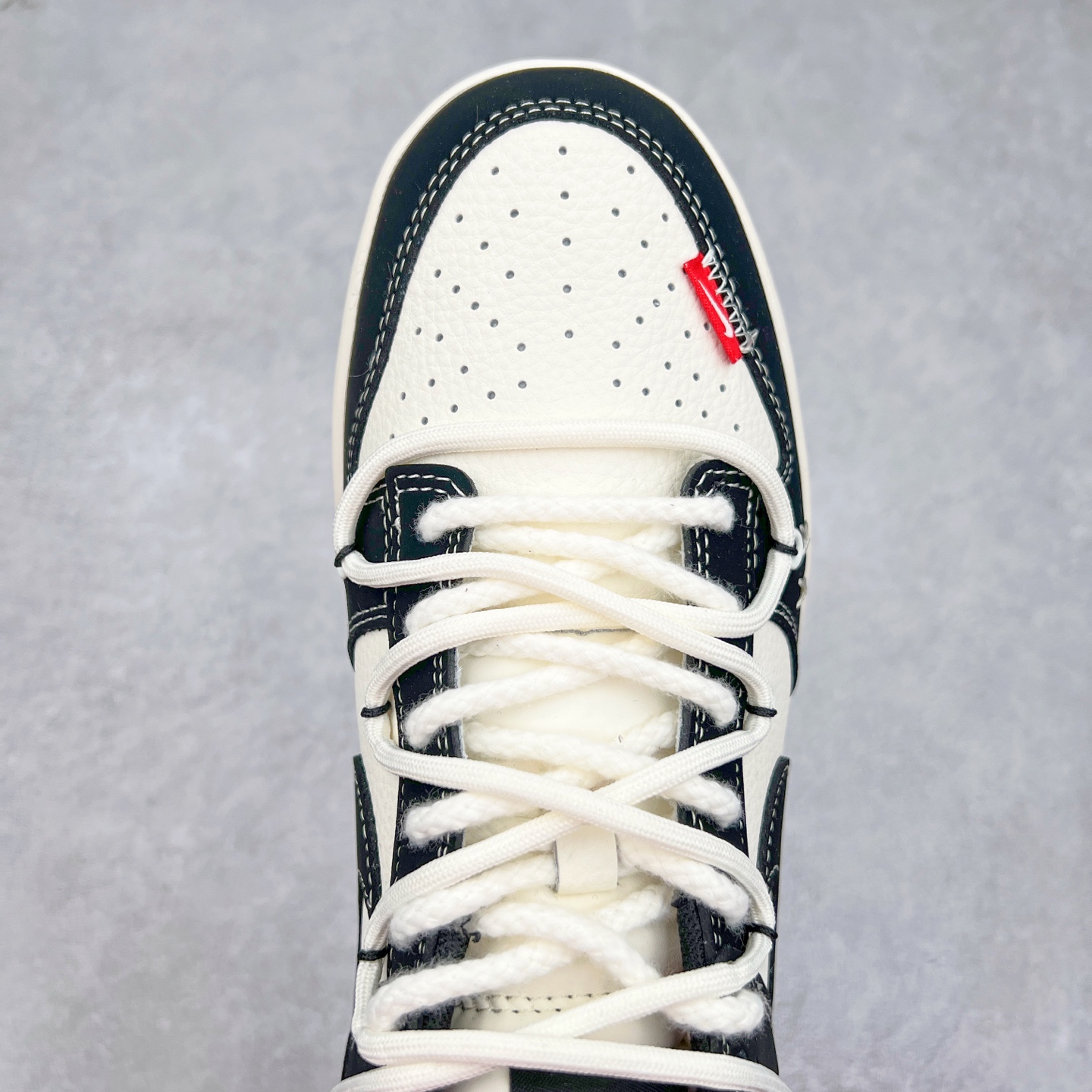 图片[4]-NK Dunk Low 定制配色 YX5066-287 大厂出品 极力推荐 原装头层材料 独家版型蒸餾加工帶來的是更好的视觉和脚感体验大厂纯原品质出货 清洁度 电绣工艺 皮料切割干净无任何毛边 细节完美 实拍调校N版已经零色差零失真 百分百还原实物色彩所见即所得 不存在货不对板色差等低级问题 选购参考实物拍摄 不混卖不参货 只用心做好货严格选品 承诺混一赔十 尺码：36 36.5 37.5 38 38.5 39 40 40.5 41 42 42.5 43 44 44.5 45-选品中心