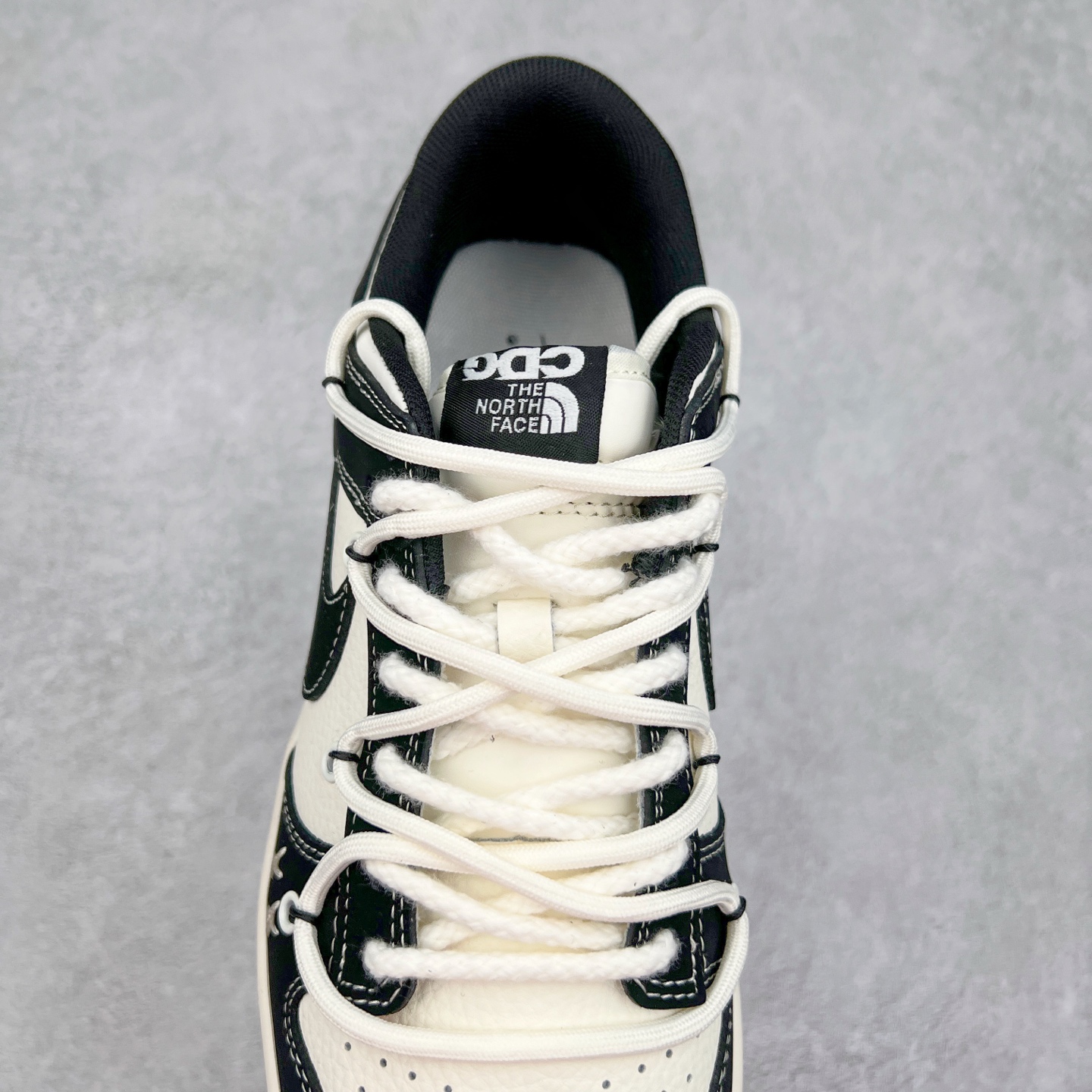 图片[5]-NK Dunk Low 定制配色 YX5066-287 大厂出品 极力推荐 原装头层材料 独家版型蒸餾加工帶來的是更好的视觉和脚感体验大厂纯原品质出货 清洁度 电绣工艺 皮料切割干净无任何毛边 细节完美 实拍调校N版已经零色差零失真 百分百还原实物色彩所见即所得 不存在货不对板色差等低级问题 选购参考实物拍摄 不混卖不参货 只用心做好货严格选品 承诺混一赔十 尺码：36 36.5 37.5 38 38.5 39 40 40.5 41 42 42.5 43 44 44.5 45-选品中心