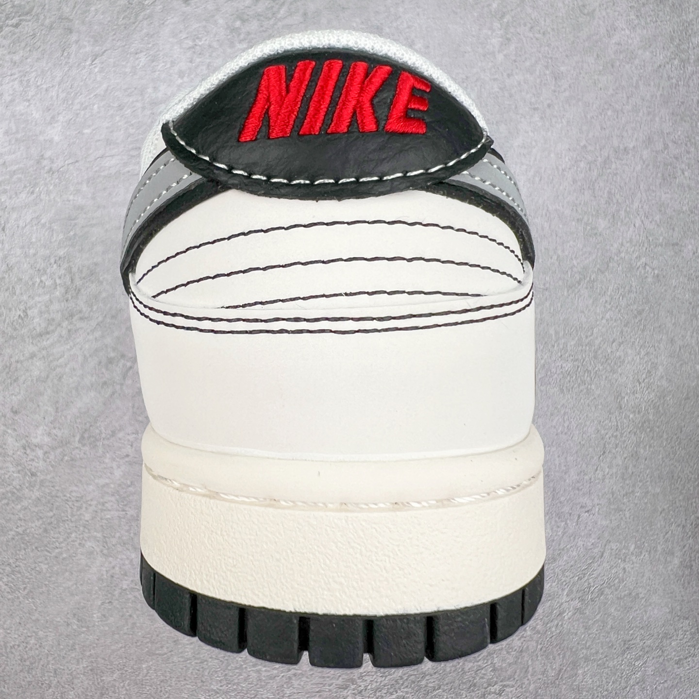 图片[8]-NK Dunk Low 定制配色 ZH2598-227 大厂出品 极力推荐 原装头层材料 独家版型蒸餾加工帶來的是更好的视觉和脚感体验大厂纯原品质出货 清洁度 电绣工艺 皮料切割干净无任何毛边 细节完美 实拍调校N版已经零色差零失真 百分百还原实物色彩所见即所得 不存在货不对板色差等低级问题 选购参考实物拍摄 不混卖不参货 只用心做好货严格选品 承诺混一赔十 尺码：36 36.5 37.5 38 38.5 39 40 40.5 41 42 42.5 43 44 44.5 45-选品中心