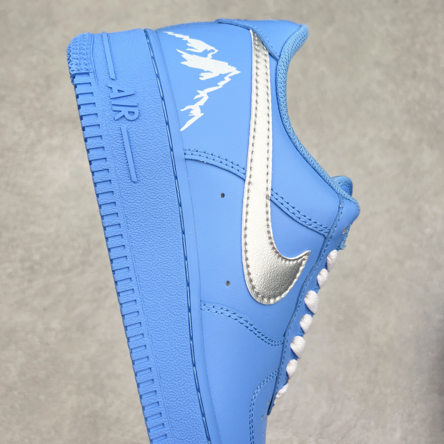 图片[6]-NK Air Force 1´07 Low 空军一号低帮百搭休闲运动板鞋 ZH0316-070 柔软、弹性十足的缓震性能和出色的中底设计 横跨复古与现代的外型结合 造就出风靡全球 三十多年的Force 1 直到今天还深受青睐 实拍调校N版已经零色差零失真 百分百还原实物色彩所见即所得 不存在货不对板色差等低级问题 选购参考实物拍摄 不混卖不参货 只用心做好货严格选品 承诺混一赔十 尺码：36 36.5 37.5 38 38.5 39 40 40.5 41 42 42.5 43 44 44.5 45-选品中心