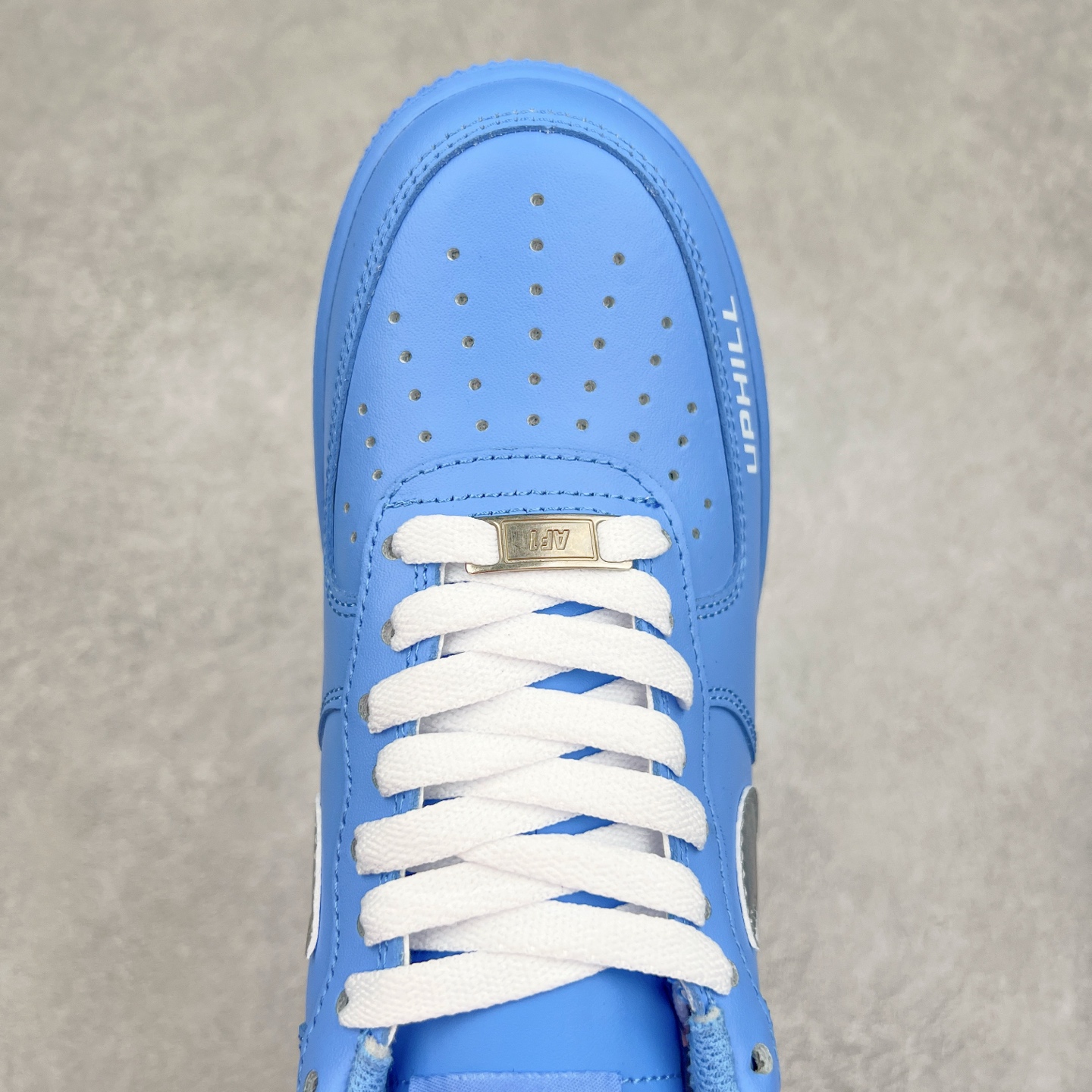 图片[4]-NK Air Force 1´07 Low 空军一号低帮百搭休闲运动板鞋 ZH0316-070 柔软、弹性十足的缓震性能和出色的中底设计 横跨复古与现代的外型结合 造就出风靡全球 三十多年的Force 1 直到今天还深受青睐 实拍调校N版已经零色差零失真 百分百还原实物色彩所见即所得 不存在货不对板色差等低级问题 选购参考实物拍摄 不混卖不参货 只用心做好货严格选品 承诺混一赔十 尺码：36 36.5 37.5 38 38.5 39 40 40.5 41 42 42.5 43 44 44.5 45-选品中心