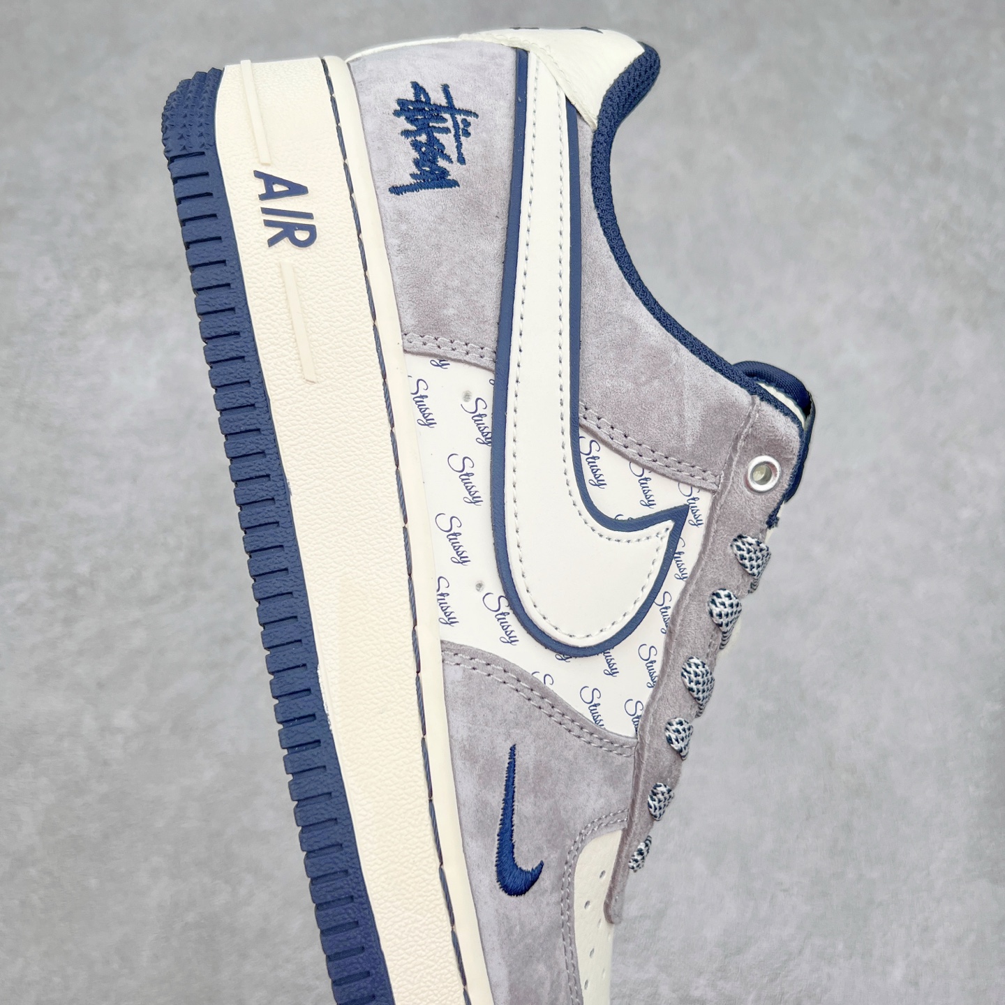 图片[6]-NK Air Force 1´07 Low 空军一号低帮百搭休闲运动板鞋 SJ6998-006 柔软、弹性十足的缓震性能和出色的中底设计 横跨复古与现代的外型结合 造就出风靡全球 三十多年的Force 1 直到今天还深受青睐 实拍调校N版已经零色差零失真 百分百还原实物色彩所见即所得 不存在货不对板色差等低级问题 选购参考实物拍摄 不混卖不参货 只用心做好货严格选品 承诺混一赔十 尺码：36 36.5 37.5 38 38.5 39 40 40.5 41 42 42.5 43 44 44.5 45-选品中心