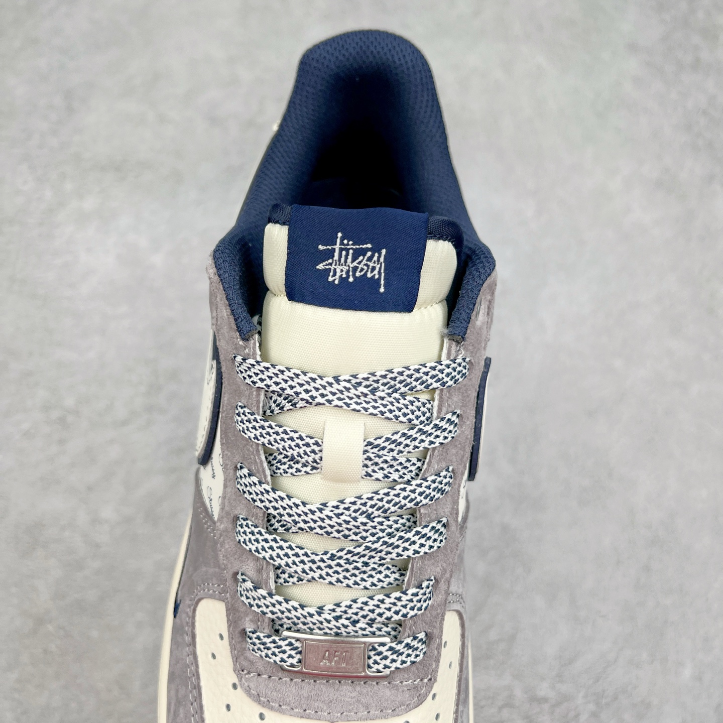 图片[5]-NK Air Force 1´07 Low 空军一号低帮百搭休闲运动板鞋 SJ6998-006 柔软、弹性十足的缓震性能和出色的中底设计 横跨复古与现代的外型结合 造就出风靡全球 三十多年的Force 1 直到今天还深受青睐 实拍调校N版已经零色差零失真 百分百还原实物色彩所见即所得 不存在货不对板色差等低级问题 选购参考实物拍摄 不混卖不参货 只用心做好货严格选品 承诺混一赔十 尺码：36 36.5 37.5 38 38.5 39 40 40.5 41 42 42.5 43 44 44.5 45-选品中心