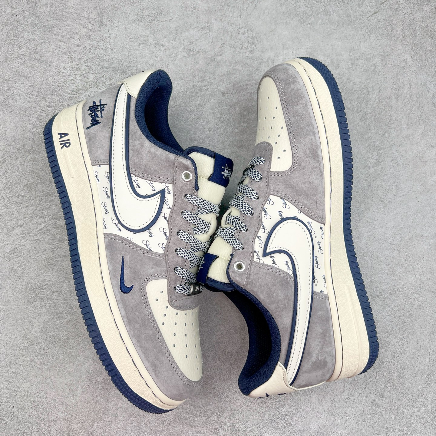 图片[3]-NK Air Force 1´07 Low 空军一号低帮百搭休闲运动板鞋 SJ6998-006 柔软、弹性十足的缓震性能和出色的中底设计 横跨复古与现代的外型结合 造就出风靡全球 三十多年的Force 1 直到今天还深受青睐 实拍调校N版已经零色差零失真 百分百还原实物色彩所见即所得 不存在货不对板色差等低级问题 选购参考实物拍摄 不混卖不参货 只用心做好货严格选品 承诺混一赔十 尺码：36 36.5 37.5 38 38.5 39 40 40.5 41 42 42.5 43 44 44.5 45-选品中心