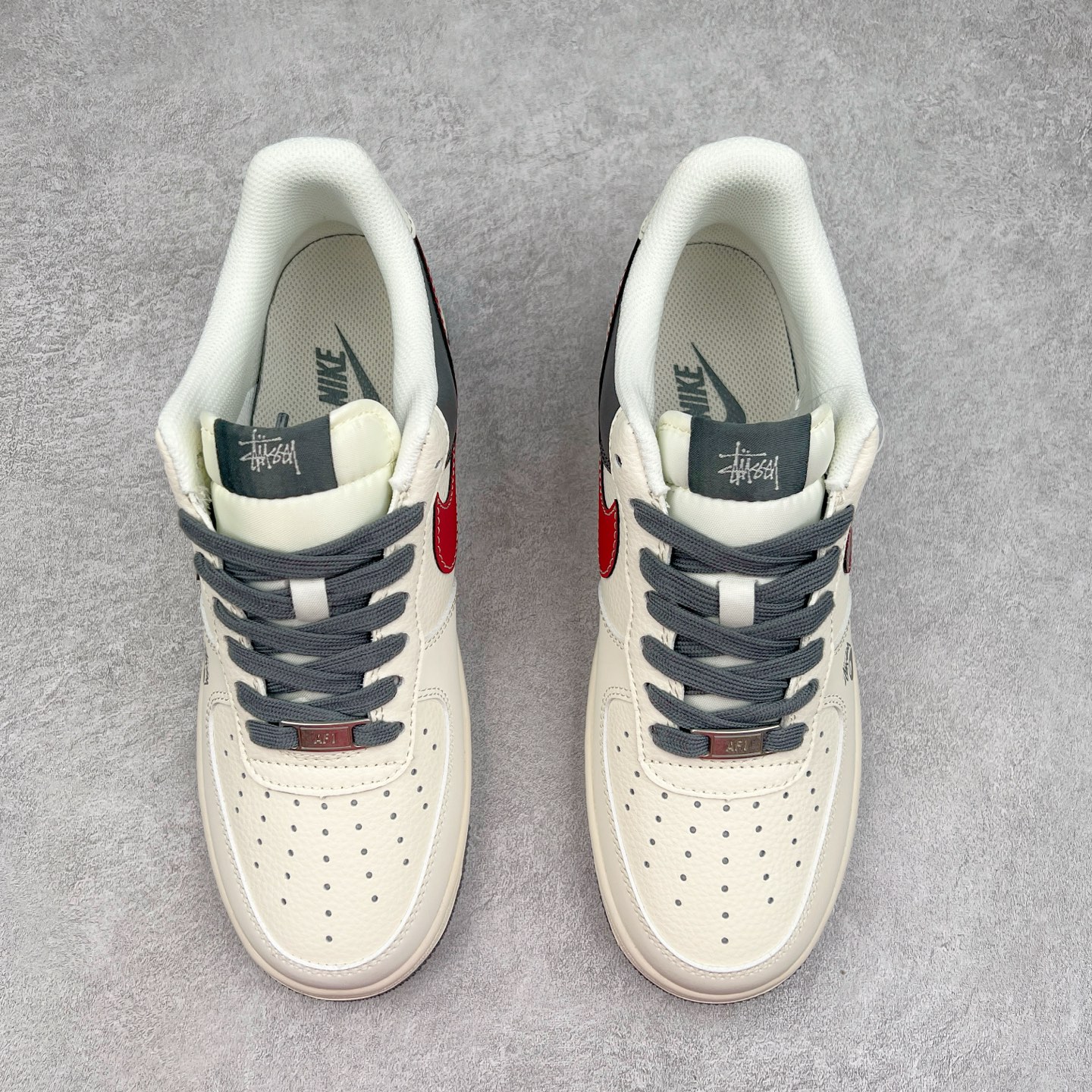 图片[2]-NK Air Force 1´07 Low 空军一号低帮百搭休闲运动板鞋 XS1958-573 柔软、弹性十足的缓震性能和出色的中底设计 横跨复古与现代的外型结合 造就出风靡全球 三十多年的Force 1 直到今天还深受青睐 实拍调校N版已经零色差零失真 百分百还原实物色彩所见即所得 不存在货不对板色差等低级问题 选购参考实物拍摄 不混卖不参货 只用心做好货严格选品 承诺混一赔十 尺码：36 36.5 37.5 38 38.5 39 40 40.5 41 42 42.5 43 44 44.5 45-选品中心