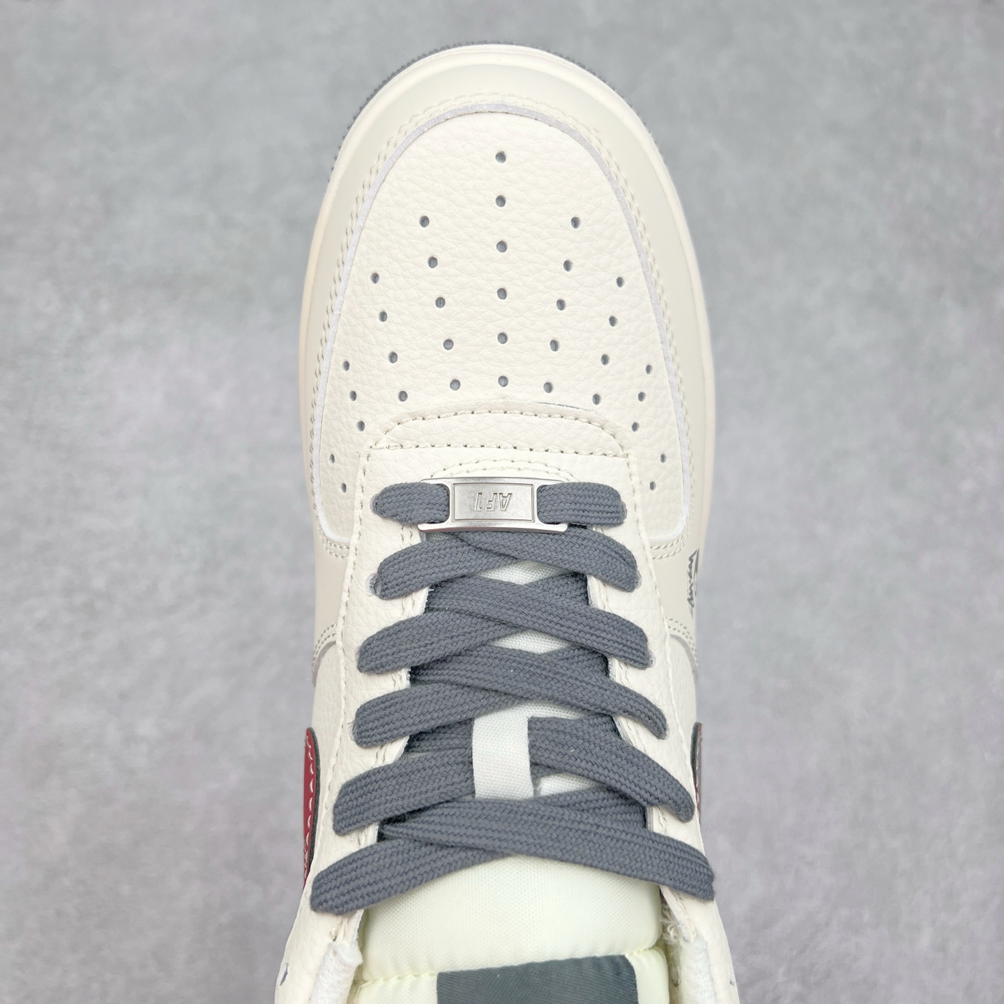 图片[4]-NK Air Force 1´07 Low 空军一号低帮百搭休闲运动板鞋 XS1958-573 柔软、弹性十足的缓震性能和出色的中底设计 横跨复古与现代的外型结合 造就出风靡全球 三十多年的Force 1 直到今天还深受青睐 实拍调校N版已经零色差零失真 百分百还原实物色彩所见即所得 不存在货不对板色差等低级问题 选购参考实物拍摄 不混卖不参货 只用心做好货严格选品 承诺混一赔十 尺码：36 36.5 37.5 38 38.5 39 40 40.5 41 42 42.5 43 44 44.5 45-选品中心