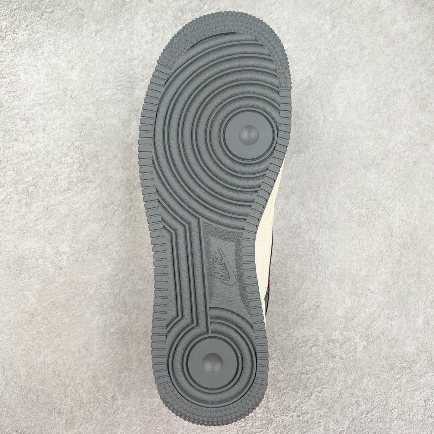 图片[9]-NK Air Force 1´07 Low 空军一号低帮百搭休闲运动板鞋 XS1958-573 柔软、弹性十足的缓震性能和出色的中底设计 横跨复古与现代的外型结合 造就出风靡全球 三十多年的Force 1 直到今天还深受青睐 实拍调校N版已经零色差零失真 百分百还原实物色彩所见即所得 不存在货不对板色差等低级问题 选购参考实物拍摄 不混卖不参货 只用心做好货严格选品 承诺混一赔十 尺码：36 36.5 37.5 38 38.5 39 40 40.5 41 42 42.5 43 44 44.5 45-选品中心