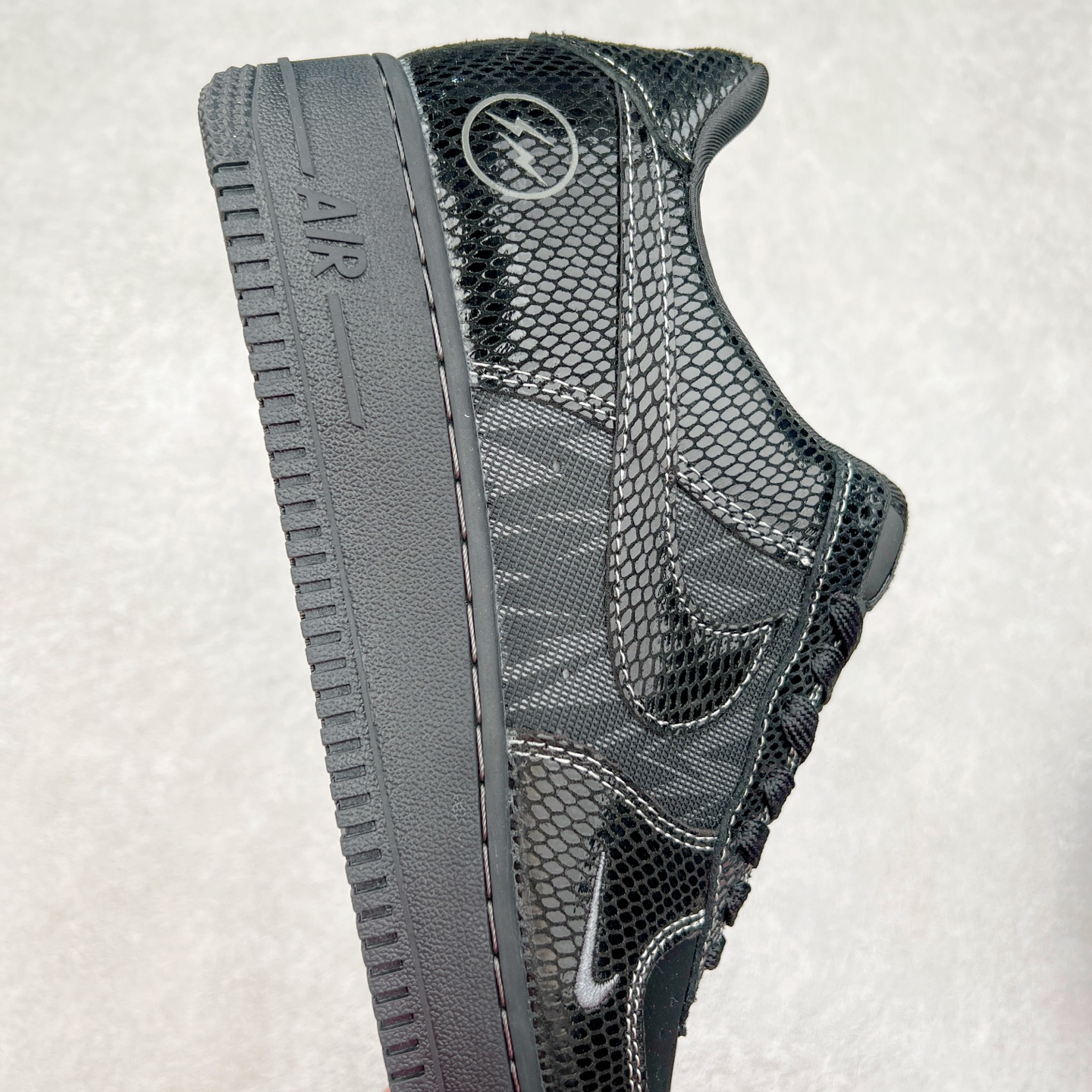 图片[6]-NK Air Force 1´07 Low 空军一号低帮百搭休闲运动板鞋 SC9207-529 柔软、弹性十足的缓震性能和出色的中底设计 横跨复古与现代的外型结合 造就出风靡全球 三十多年的Force 1 直到今天还深受青睐 实拍调校N版已经零色差零失真 百分百还原实物色彩所见即所得 不存在货不对板色差等低级问题 选购参考实物拍摄 不混卖不参货 只用心做好货严格选品 承诺混一赔十 尺码：36 36.5 37.5 38 38.5 39 40 40.5 41 42 42.5 43 44 44.5 45-选品中心