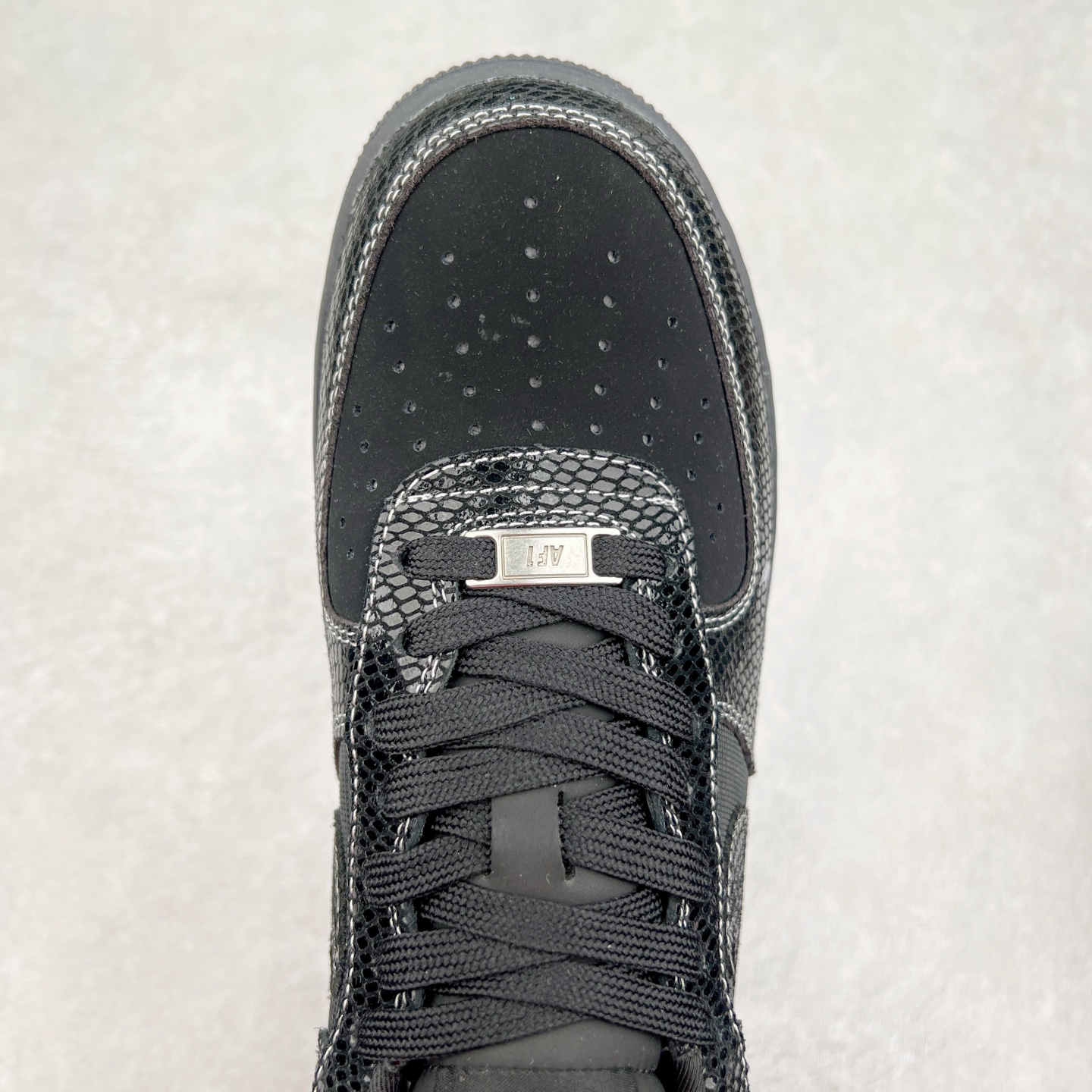 图片[4]-NK Air Force 1´07 Low 空军一号低帮百搭休闲运动板鞋 SC9207-529 柔软、弹性十足的缓震性能和出色的中底设计 横跨复古与现代的外型结合 造就出风靡全球 三十多年的Force 1 直到今天还深受青睐 实拍调校N版已经零色差零失真 百分百还原实物色彩所见即所得 不存在货不对板色差等低级问题 选购参考实物拍摄 不混卖不参货 只用心做好货严格选品 承诺混一赔十 尺码：36 36.5 37.5 38 38.5 39 40 40.5 41 42 42.5 43 44 44.5 45-选品中心