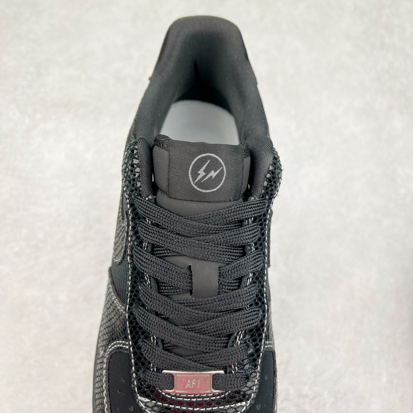 图片[5]-NK Air Force 1´07 Low 空军一号低帮百搭休闲运动板鞋 SC9207-529 柔软、弹性十足的缓震性能和出色的中底设计 横跨复古与现代的外型结合 造就出风靡全球 三十多年的Force 1 直到今天还深受青睐 实拍调校N版已经零色差零失真 百分百还原实物色彩所见即所得 不存在货不对板色差等低级问题 选购参考实物拍摄 不混卖不参货 只用心做好货严格选品 承诺混一赔十 尺码：36 36.5 37.5 38 38.5 39 40 40.5 41 42 42.5 43 44 44.5 45-选品中心