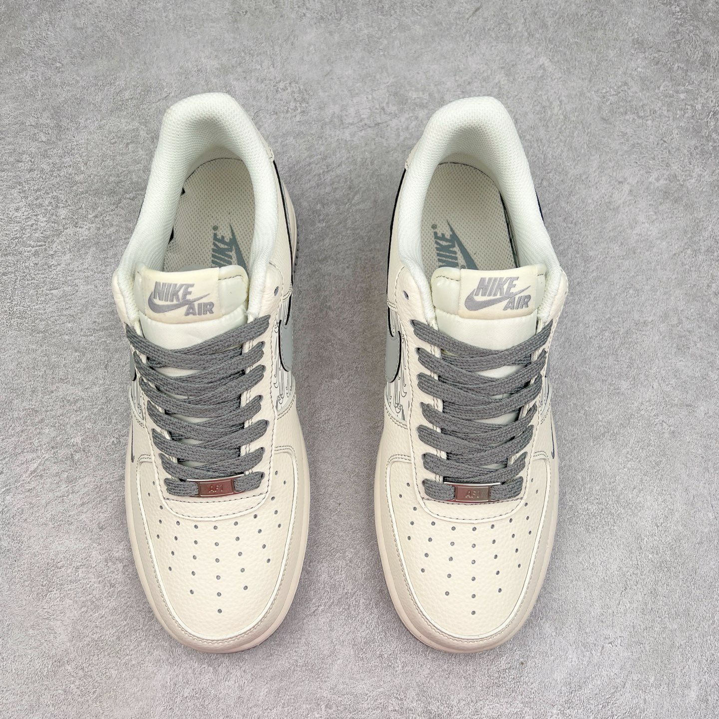 图片[2]-NK Air Force 1´07 Low 空军一号低帮百搭休闲运动板鞋 HH7518-070 柔软、弹性十足的缓震性能和出色的中底设计 横跨复古与现代的外型结合 造就出风靡全球 三十多年的Force 1 直到今天还深受青睐 实拍调校N版已经零色差零失真 百分百还原实物色彩所见即所得 不存在货不对板色差等低级问题 选购参考实物拍摄 不混卖不参货 只用心做好货严格选品 承诺混一赔十 尺码：36 36.5 37.5 38 38.5 39 40 40.5 41 42 42.5 43 44 44.5 45-选品中心