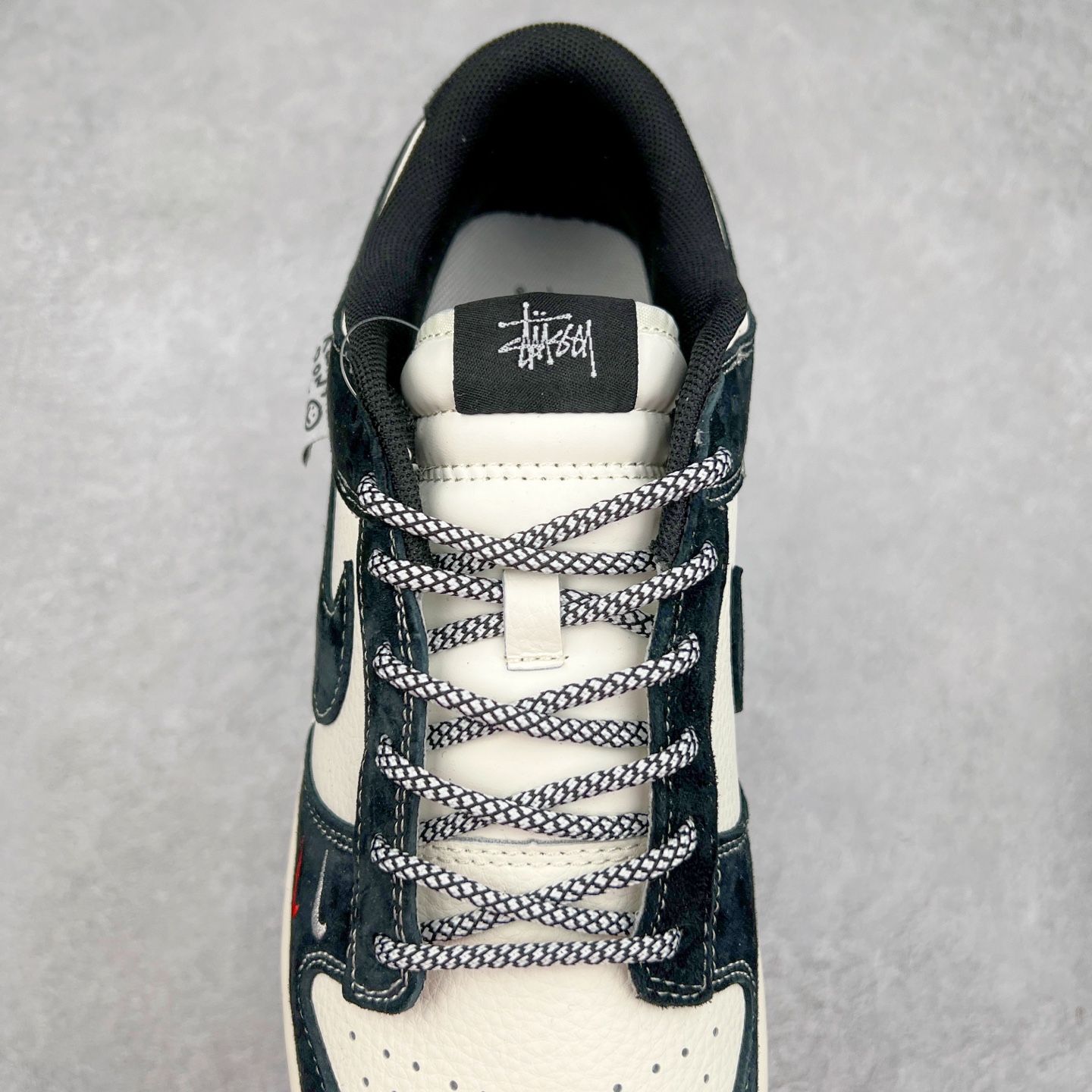 图片[5]-NK Dunk Low 定制配色 YX5066-295 大厂出品 极力推荐 原装头层材料 独家版型蒸餾加工帶來的是更好的视觉和脚感体验大厂纯原品质出货 清洁度 电绣工艺 皮料切割干净无任何毛边 细节完美 实拍调校N版已经零色差零失真 百分百还原实物色彩所见即所得 不存在货不对板色差等低级问题 选购参考实物拍摄 不混卖不参货 只用心做好货严格选品 承诺混一赔十 尺码：36 36.5 37.5 38 38.5 39 40 40.5 41 42 42.5 43 44 44.5 45-选品中心