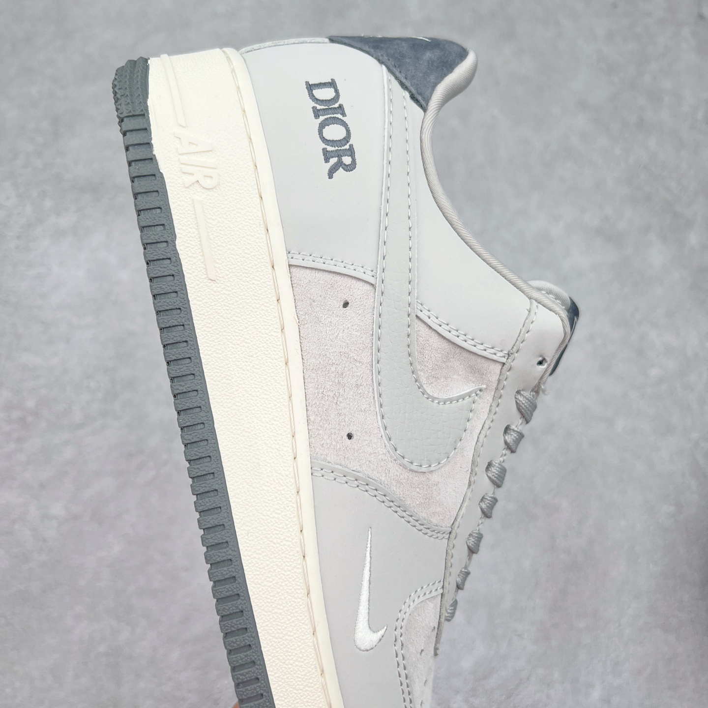 图片[6]-NK Air Force 1´07 Low 空军一号低帮百搭休闲运动板鞋 DF0188-041 柔软、弹性十足的缓震性能和出色的中底设计 横跨复古与现代的外型结合 造就出风靡全球 三十多年的Force 1 直到今天还深受青睐 实拍调校N版已经零色差零失真 百分百还原实物色彩所见即所得 不存在货不对板色差等低级问题 选购参考实物拍摄 不混卖不参货 只用心做好货严格选品 承诺混一赔十 尺码：36 36.5 37.5 38 38.5 39 40 40.5 41 42 42.5 43 44 44.5 45-选品中心
