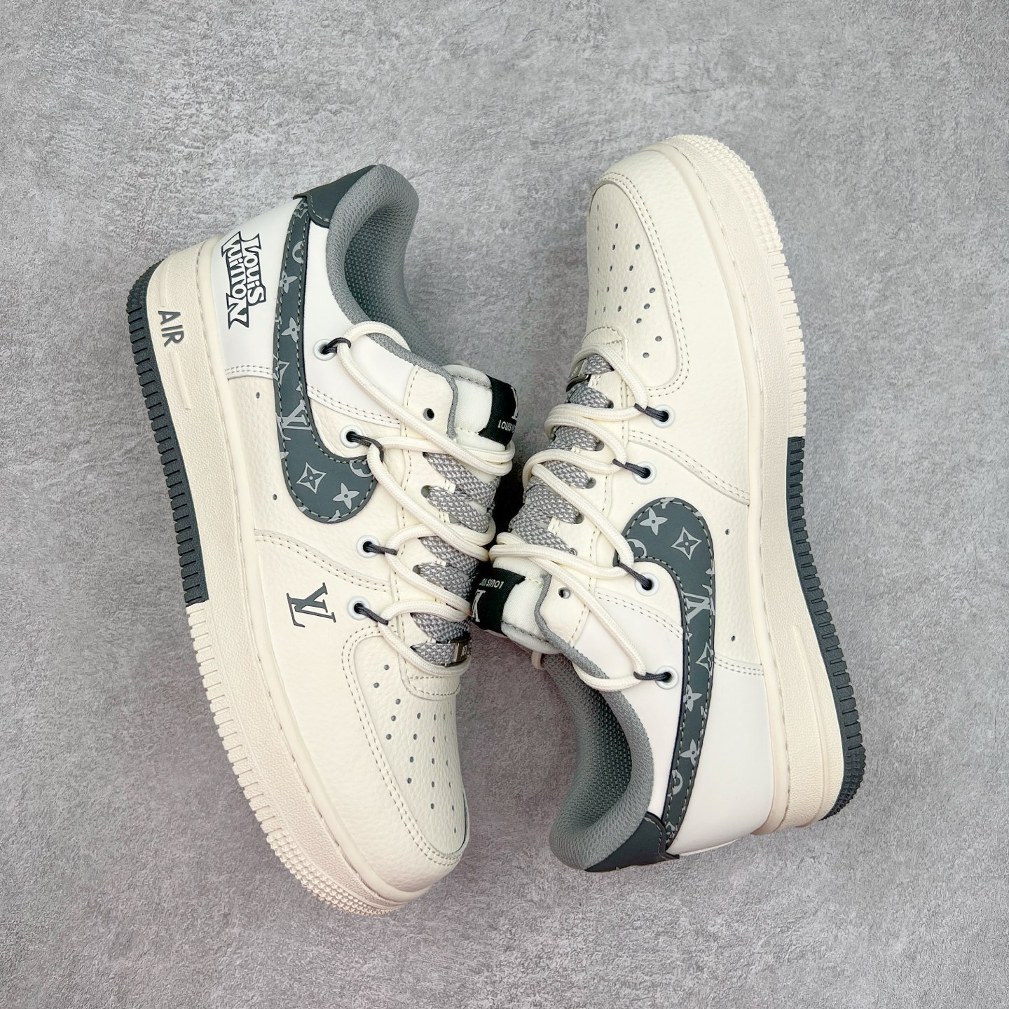 图片[3]-NK Air Force 1´07 Low 空军一号低帮百搭休闲运动板鞋 DM6868-063 柔软、弹性十足的缓震性能和出色的中底设计 横跨复古与现代的外型结合 造就出风靡全球 三十多年的Force 1 直到今天还深受青睐 实拍调校N版已经零色差零失真 百分百还原实物色彩所见即所得 不存在货不对板色差等低级问题 选购参考实物拍摄 不混卖不参货 只用心做好货严格选品 承诺混一赔十 尺码：36 36.5 37.5 38 38.5 39 40 40.5 41 42 42.5 43 44 44.5 45-选品中心