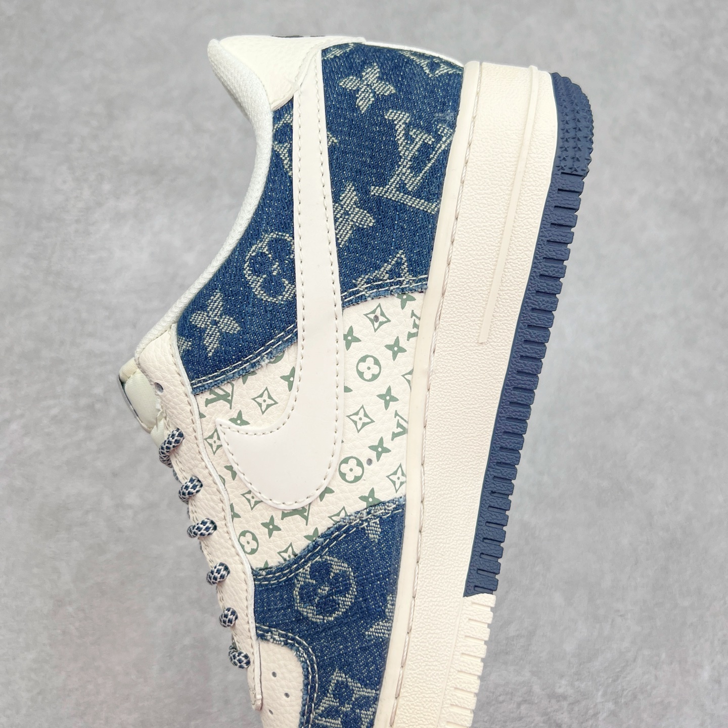 图片[7]-NK Air Force 1´07 Low 空军一号低帮百搭休闲运动板鞋 YX5066-318 柔软、弹性十足的缓震性能和出色的中底设计 横跨复古与现代的外型结合 造就出风靡全球 三十多年的Force 1 直到今天还深受青睐 实拍调校N版已经零色差零失真 百分百还原实物色彩所见即所得 不存在货不对板色差等低级问题 选购参考实物拍摄 不混卖不参货 只用心做好货严格选品 承诺混一赔十 尺码：36 36.5 37.5 38 38.5 39 40 40.5 41 42 42.5 43 44 44.5 45-选品中心