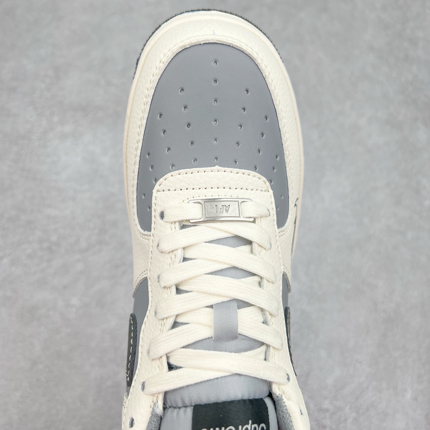 图片[4]-NK Air Force 1´07 Low 空军一号低帮百搭休闲运动板鞋 XS1958-568 柔软、弹性十足的缓震性能和出色的中底设计 横跨复古与现代的外型结合 造就出风靡全球 三十多年的Force 1 直到今天还深受青睐 实拍调校N版已经零色差零失真 百分百还原实物色彩所见即所得 不存在货不对板色差等低级问题 选购参考实物拍摄 不混卖不参货 只用心做好货严格选品 承诺混一赔十 尺码：36 36.5 37.5 38 38.5 39 40 40.5 41 42 42.5 43 44 44.5 45-选品中心