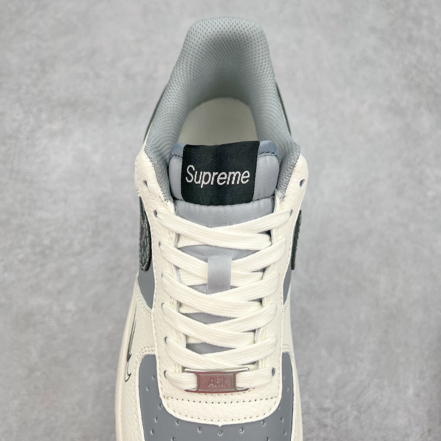 图片[5]-NK Air Force 1´07 Low 空军一号低帮百搭休闲运动板鞋 XS1958-568 柔软、弹性十足的缓震性能和出色的中底设计 横跨复古与现代的外型结合 造就出风靡全球 三十多年的Force 1 直到今天还深受青睐 实拍调校N版已经零色差零失真 百分百还原实物色彩所见即所得 不存在货不对板色差等低级问题 选购参考实物拍摄 不混卖不参货 只用心做好货严格选品 承诺混一赔十 尺码：36 36.5 37.5 38 38.5 39 40 40.5 41 42 42.5 43 44 44.5 45-选品中心