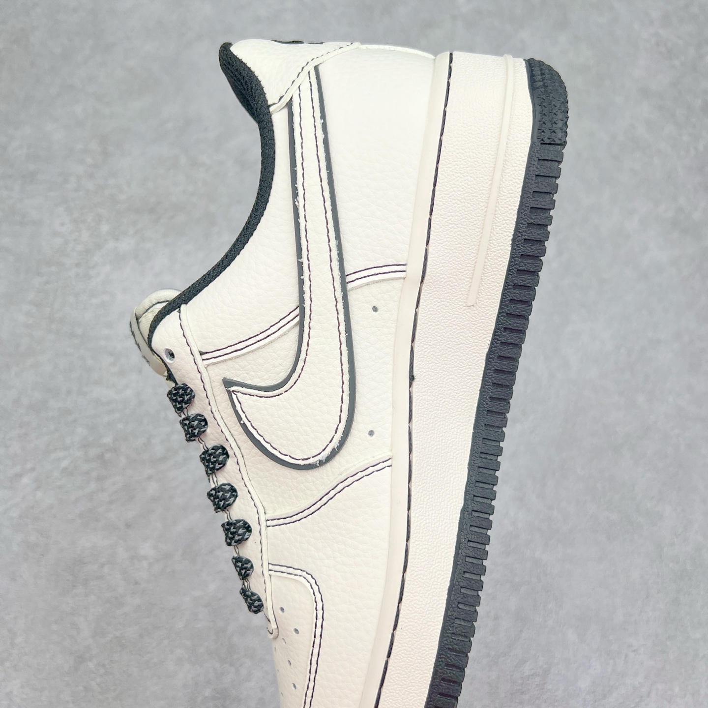 图片[7]-NK Air Force 1´07 Low 空军一号低帮百搭休闲运动板鞋 HH7518-067 柔软、弹性十足的缓震性能和出色的中底设计 横跨复古与现代的外型结合 造就出风靡全球 三十多年的Force 1 直到今天还深受青睐 实拍调校N版已经零色差零失真 百分百还原实物色彩所见即所得 不存在货不对板色差等低级问题 选购参考实物拍摄 不混卖不参货 只用心做好货严格选品 承诺混一赔十 尺码：36 36.5 37.5 38 38.5 39 40 40.5 41 42 42.5 43 44 44.5 45-选品中心