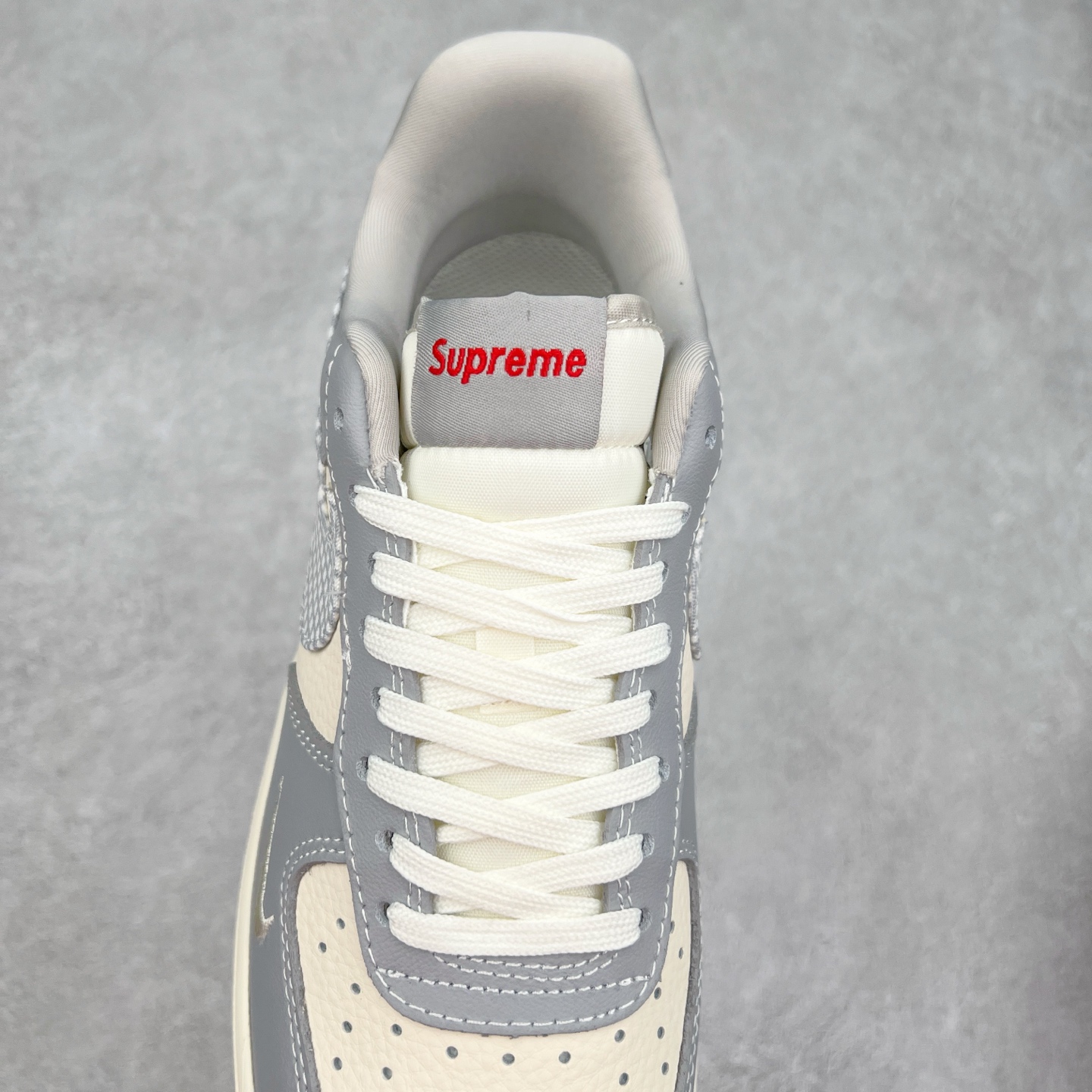 图片[5]-NK Air Force 1´07 Low 空军一号低帮百搭休闲运动板鞋 KK1988-075 柔软、弹性十足的缓震性能和出色的中底设计 横跨复古与现代的外型结合 造就出风靡全球 三十多年的Force 1 直到今天还深受青睐 实拍调校N版已经零色差零失真 百分百还原实物色彩所见即所得 不存在货不对板色差等低级问题 选购参考实物拍摄 不混卖不参货 只用心做好货严格选品 承诺混一赔十 尺码：36 36.5 37.5 38 38.5 39 40 40.5 41 42 42.5 43 44 44.5 45-选品中心