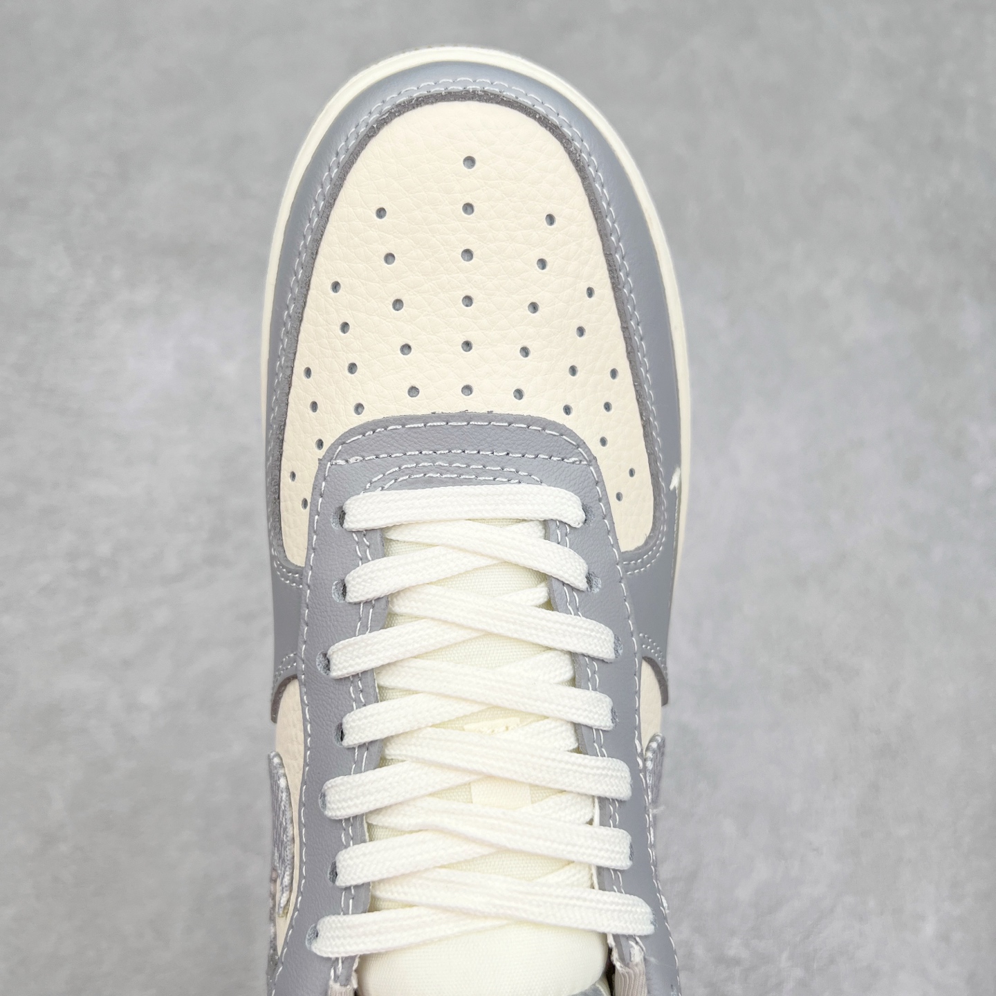 图片[4]-NK Air Force 1´07 Low 空军一号低帮百搭休闲运动板鞋 KK1988-075 柔软、弹性十足的缓震性能和出色的中底设计 横跨复古与现代的外型结合 造就出风靡全球 三十多年的Force 1 直到今天还深受青睐 实拍调校N版已经零色差零失真 百分百还原实物色彩所见即所得 不存在货不对板色差等低级问题 选购参考实物拍摄 不混卖不参货 只用心做好货严格选品 承诺混一赔十 尺码：36 36.5 37.5 38 38.5 39 40 40.5 41 42 42.5 43 44 44.5 45-选品中心