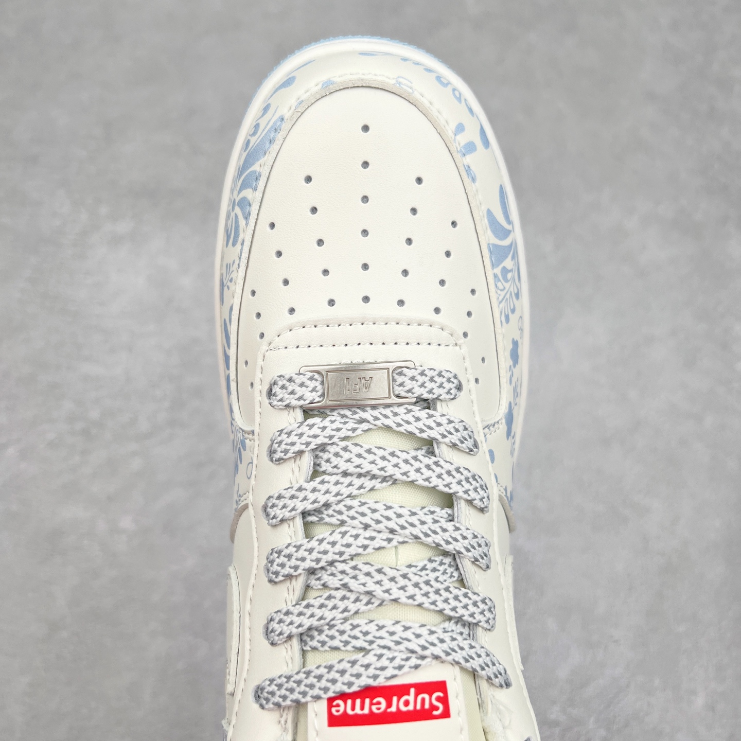 图片[4]-NK Air Force 1´07 Low 空军一号低帮百搭休闲运动板鞋 XX3168-137 柔软、弹性十足的缓震性能和出色的中底设计 横跨复古与现代的外型结合 造就出风靡全球 三十多年的Force 1 直到今天还深受青睐 实拍调校N版已经零色差零失真 百分百还原实物色彩所见即所得 不存在货不对板色差等低级问题 选购参考实物拍摄 不混卖不参货 只用心做好货严格选品 承诺混一赔十 尺码：36 36.5 37.5 38 38.5 39 40 40.5 41 42 42.5 43 44 44.5 45-选品中心