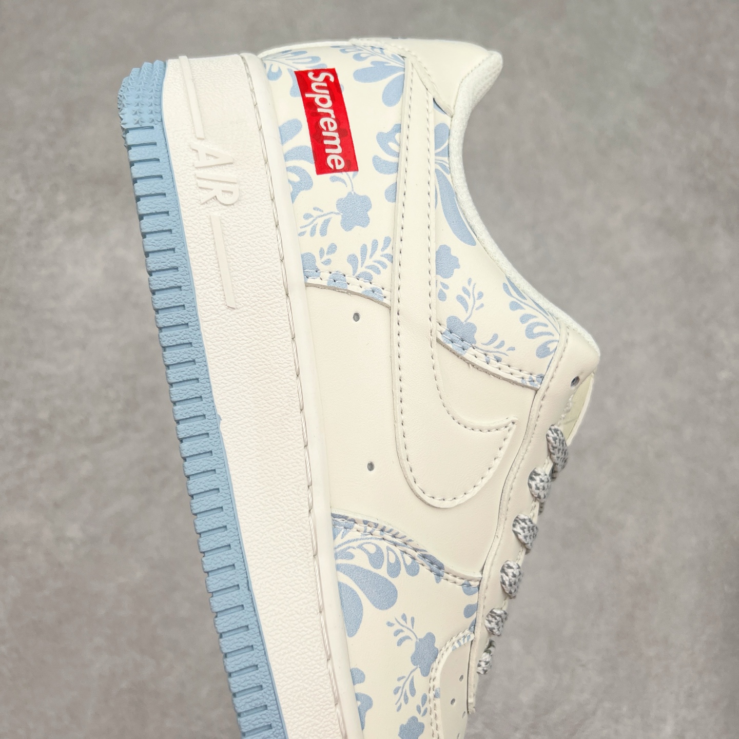 图片[6]-NK Air Force 1´07 Low 空军一号低帮百搭休闲运动板鞋 XX3168-137 柔软、弹性十足的缓震性能和出色的中底设计 横跨复古与现代的外型结合 造就出风靡全球 三十多年的Force 1 直到今天还深受青睐 实拍调校N版已经零色差零失真 百分百还原实物色彩所见即所得 不存在货不对板色差等低级问题 选购参考实物拍摄 不混卖不参货 只用心做好货严格选品 承诺混一赔十 尺码：36 36.5 37.5 38 38.5 39 40 40.5 41 42 42.5 43 44 44.5 45-选品中心