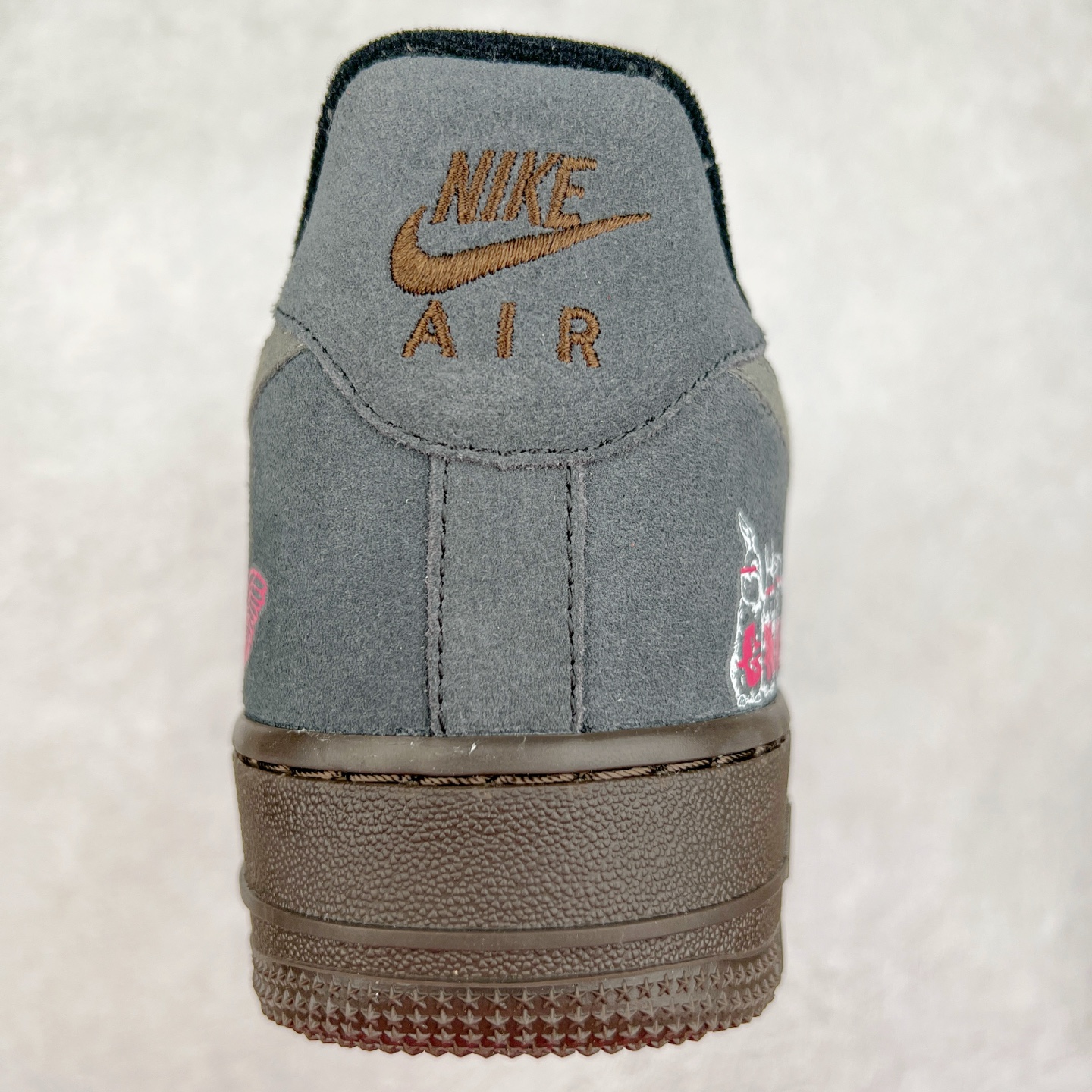 图片[8]-NK Air Force 1´07 Low 空军一号低帮百搭休闲运动板鞋 DM6868-065 柔软、弹性十足的缓震性能和出色的中底设计 横跨复古与现代的外型结合 造就出风靡全球 三十多年的Force 1 直到今天还深受青睐 实拍调校N版已经零色差零失真 百分百还原实物色彩所见即所得 不存在货不对板色差等低级问题 选购参考实物拍摄 不混卖不参货 只用心做好货严格选品 承诺混一赔十 尺码：36 36.5 37.5 38 38.5 39 40 40.5 41 42 42.5 43 44 44.5 45-选品中心