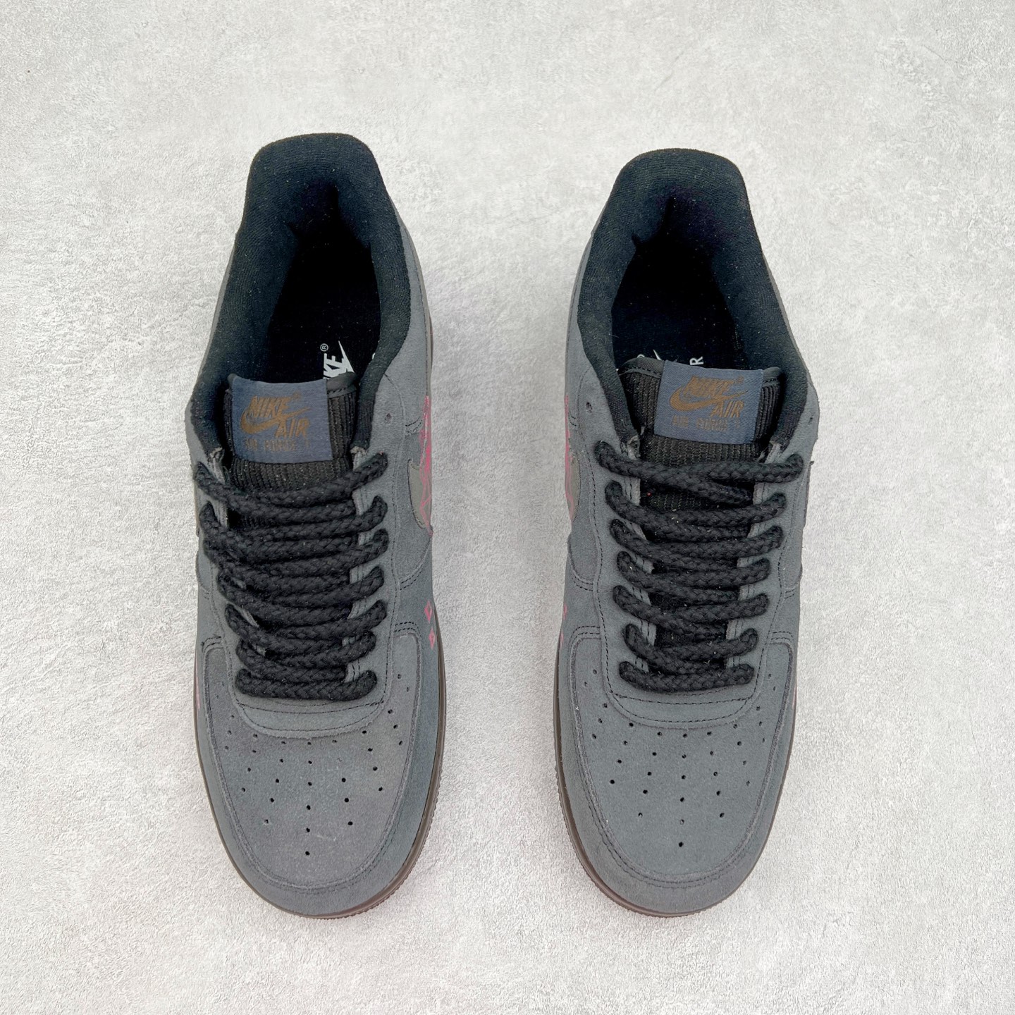 图片[2]-NK Air Force 1´07 Low 空军一号低帮百搭休闲运动板鞋 DM6868-065 柔软、弹性十足的缓震性能和出色的中底设计 横跨复古与现代的外型结合 造就出风靡全球 三十多年的Force 1 直到今天还深受青睐 实拍调校N版已经零色差零失真 百分百还原实物色彩所见即所得 不存在货不对板色差等低级问题 选购参考实物拍摄 不混卖不参货 只用心做好货严格选品 承诺混一赔十 尺码：36 36.5 37.5 38 38.5 39 40 40.5 41 42 42.5 43 44 44.5 45-选品中心