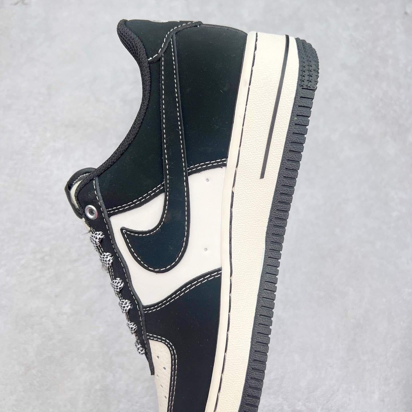 图片[7]-NK Air Force 1´07 Low 空军一号低帮百搭休闲运动板鞋 SJ6698-012 柔软、弹性十足的缓震性能和出色的中底设计 横跨复古与现代的外型结合 造就出风靡全球 三十多年的Force 1 直到今天还深受青睐 实拍调校N版已经零色差零失真 百分百还原实物色彩所见即所得 不存在货不对板色差等低级问题 选购参考实物拍摄 不混卖不参货 只用心做好货严格选品 承诺混一赔十 尺码：36 36.5 37.5 38 38.5 39 40 40.5 41 42 42.5 43 44 44.5 45-选品中心