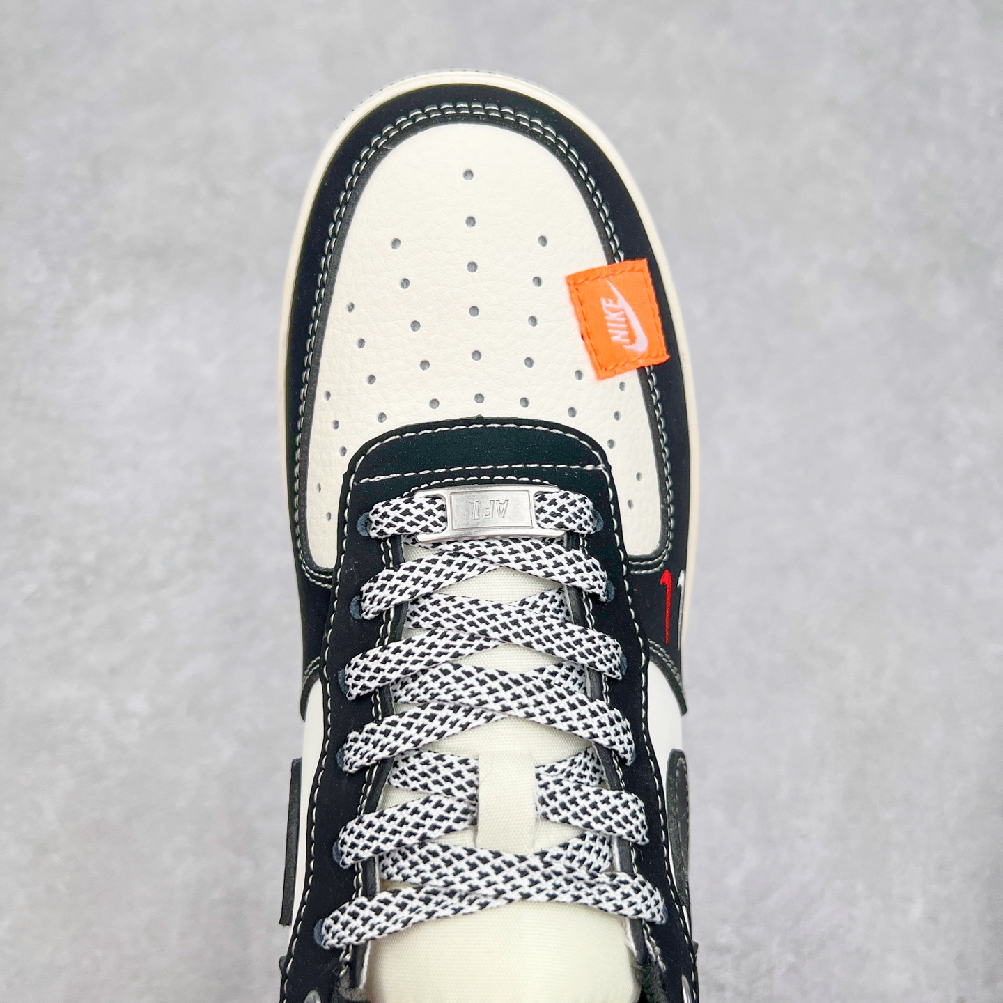 图片[4]-NK Air Force 1´07 Low 空军一号低帮百搭休闲运动板鞋 SJ6698-012 柔软、弹性十足的缓震性能和出色的中底设计 横跨复古与现代的外型结合 造就出风靡全球 三十多年的Force 1 直到今天还深受青睐 实拍调校N版已经零色差零失真 百分百还原实物色彩所见即所得 不存在货不对板色差等低级问题 选购参考实物拍摄 不混卖不参货 只用心做好货严格选品 承诺混一赔十 尺码：36 36.5 37.5 38 38.5 39 40 40.5 41 42 42.5 43 44 44.5 45-选品中心