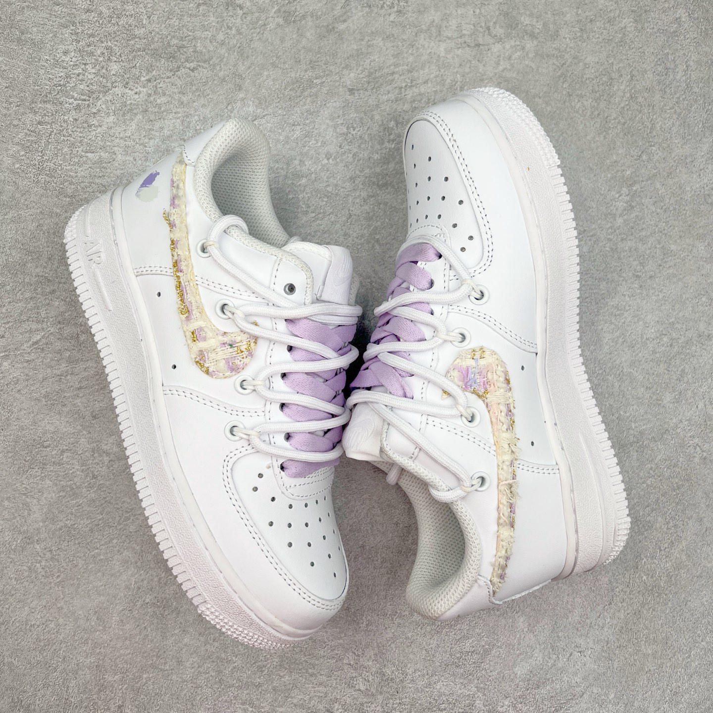 图片[3]-NK Air Force 1´07 Low 空军一号低帮百搭休闲运动板鞋 DH9999-556 柔软、弹性十足的缓震性能和出色的中底设计 横跨复古与现代的外型结合 造就出风靡全球 三十多年的Force 1 直到今天还深受青睐 实拍调校N版已经零色差零失真 百分百还原实物色彩所见即所得 不存在货不对板色差等低级问题 选购参考实物拍摄 不混卖不参货 只用心做好货严格选品 承诺混一赔十 尺码：36 36.5 37.5 38 38.5 39 40 40.5 41 42 42.5 43 44 44.5 45-选品中心