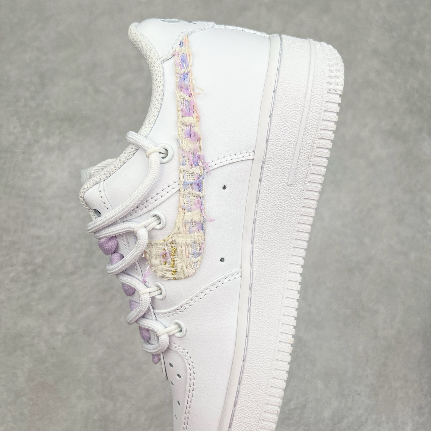 图片[7]-NK Air Force 1´07 Low 空军一号低帮百搭休闲运动板鞋 DH9999-556 柔软、弹性十足的缓震性能和出色的中底设计 横跨复古与现代的外型结合 造就出风靡全球 三十多年的Force 1 直到今天还深受青睐 实拍调校N版已经零色差零失真 百分百还原实物色彩所见即所得 不存在货不对板色差等低级问题 选购参考实物拍摄 不混卖不参货 只用心做好货严格选品 承诺混一赔十 尺码：36 36.5 37.5 38 38.5 39 40 40.5 41 42 42.5 43 44 44.5 45-选品中心