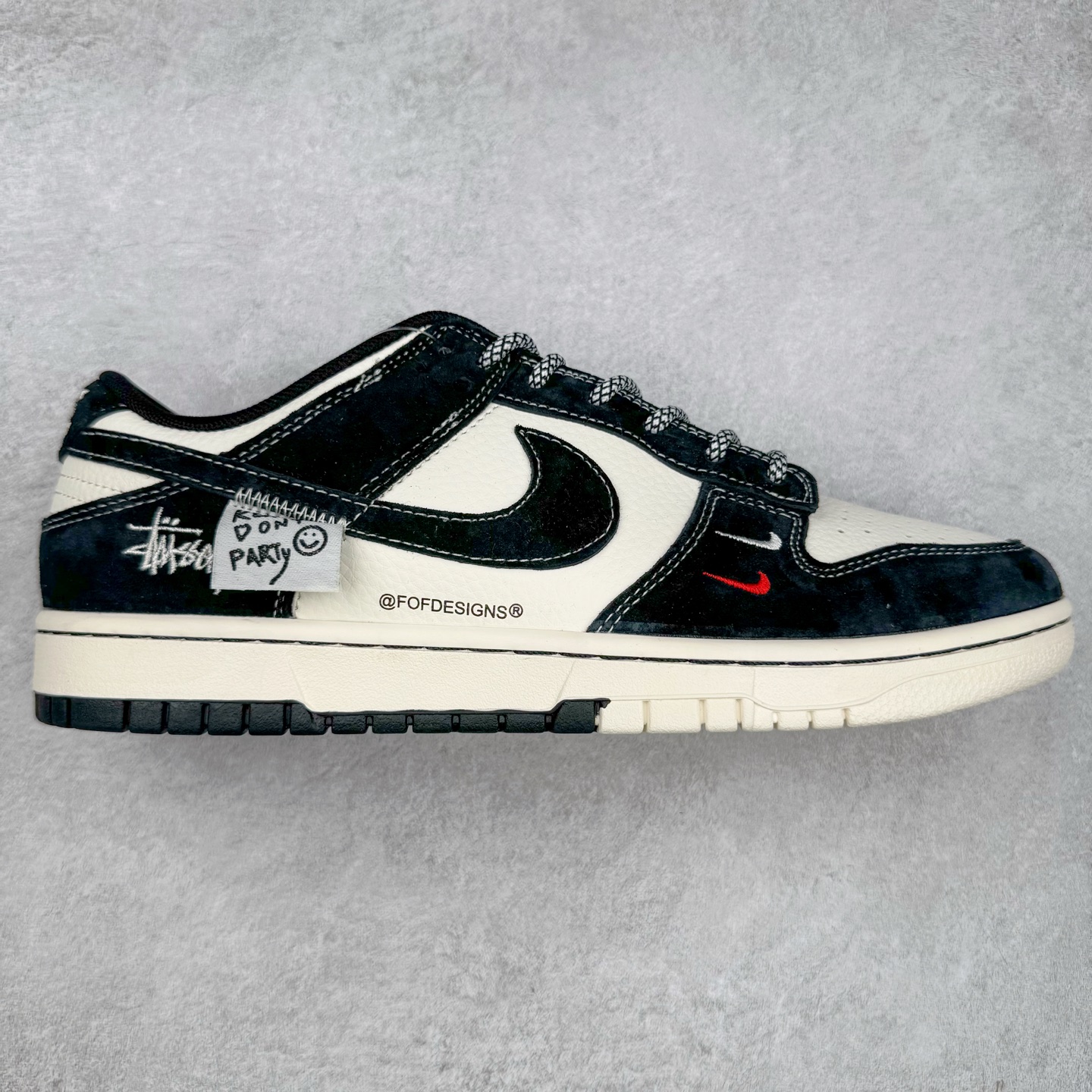 NK Dunk Low 定制配色 YX5066-295 大厂出品 极力推荐 原装头层材料 独家版型蒸餾加工帶來的是更好的视觉和脚感体验大厂纯原品质出货 清洁度 电绣工艺 皮料切割干净无任何毛边 细节完美 实拍调校N版已经零色差零失真 百分百还原实物色彩所见即所得 不存在货不对板色差等低级问题 选购参考实物拍摄 不混卖不参货 只用心做好货严格选品 承诺混一赔十 尺码：36 36.5 37.5 38 38.5 39 40 40.5 41 42 42.5 43 44 44.5 45-选品中心