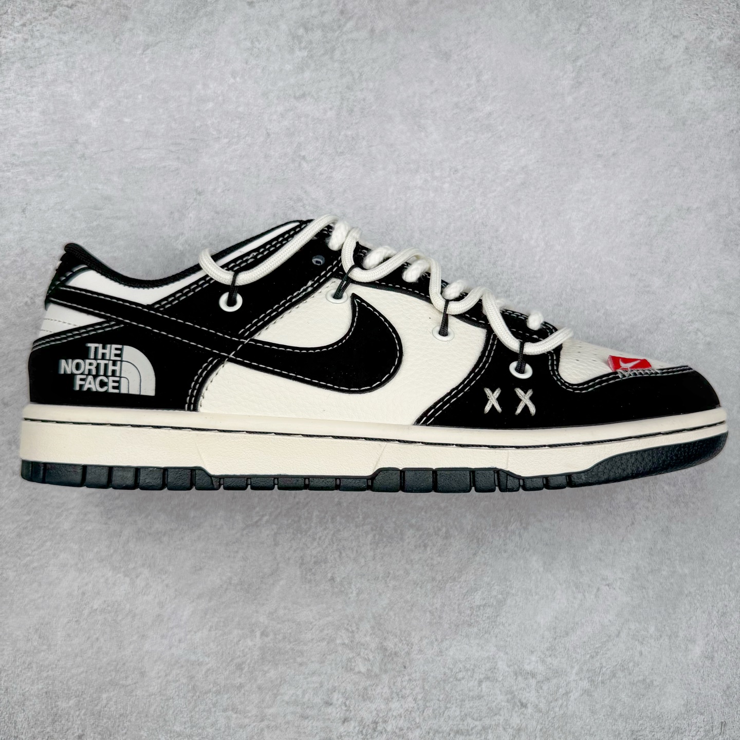 NK Dunk Low 定制配色 YX5066-287 大厂出品 极力推荐 原装头层材料 独家版型蒸餾加工帶來的是更好的视觉和脚感体验大厂纯原品质出货 清洁度 电绣工艺 皮料切割干净无任何毛边 细节完美 实拍调校N版已经零色差零失真 百分百还原实物色彩所见即所得 不存在货不对板色差等低级问题 选购参考实物拍摄 不混卖不参货 只用心做好货严格选品 承诺混一赔十 尺码：36 36.5 37.5 38 38.5 39 40 40.5 41 42 42.5 43 44 44.5 45-选品中心