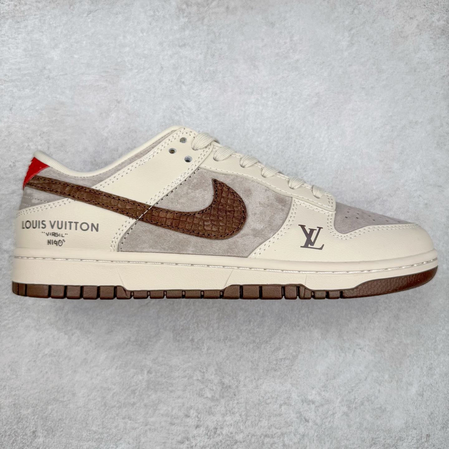 NK Dunk Low 定制配色 YX5066-295 大厂出品 极力推荐 原装头层材料 独家版型蒸餾加工帶來的是更好的视觉和脚感体验大厂纯原品质出货 清洁度 电绣工艺 皮料切割干净无任何毛边 细节完美 实拍调校N版已经零色差零失真 百分百还原实物色彩所见即所得 不存在货不对板色差等低级问题 选购参考实物拍摄 不混卖不参货 只用心做好货严格选品 承诺混一赔十 尺码：36 36.5 37.5 38 38.5 39 40 40.5 41 42 42.5 43 44 44.5 45-选品中心